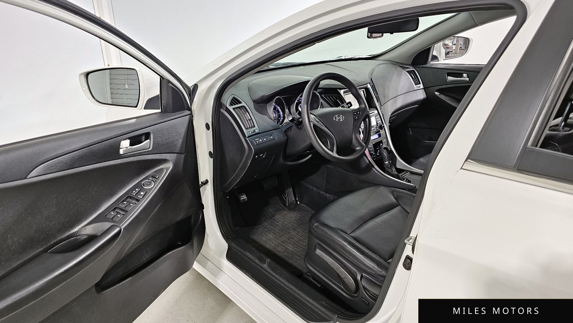 Hyundai Sonata 2012 — миниатюра 11
