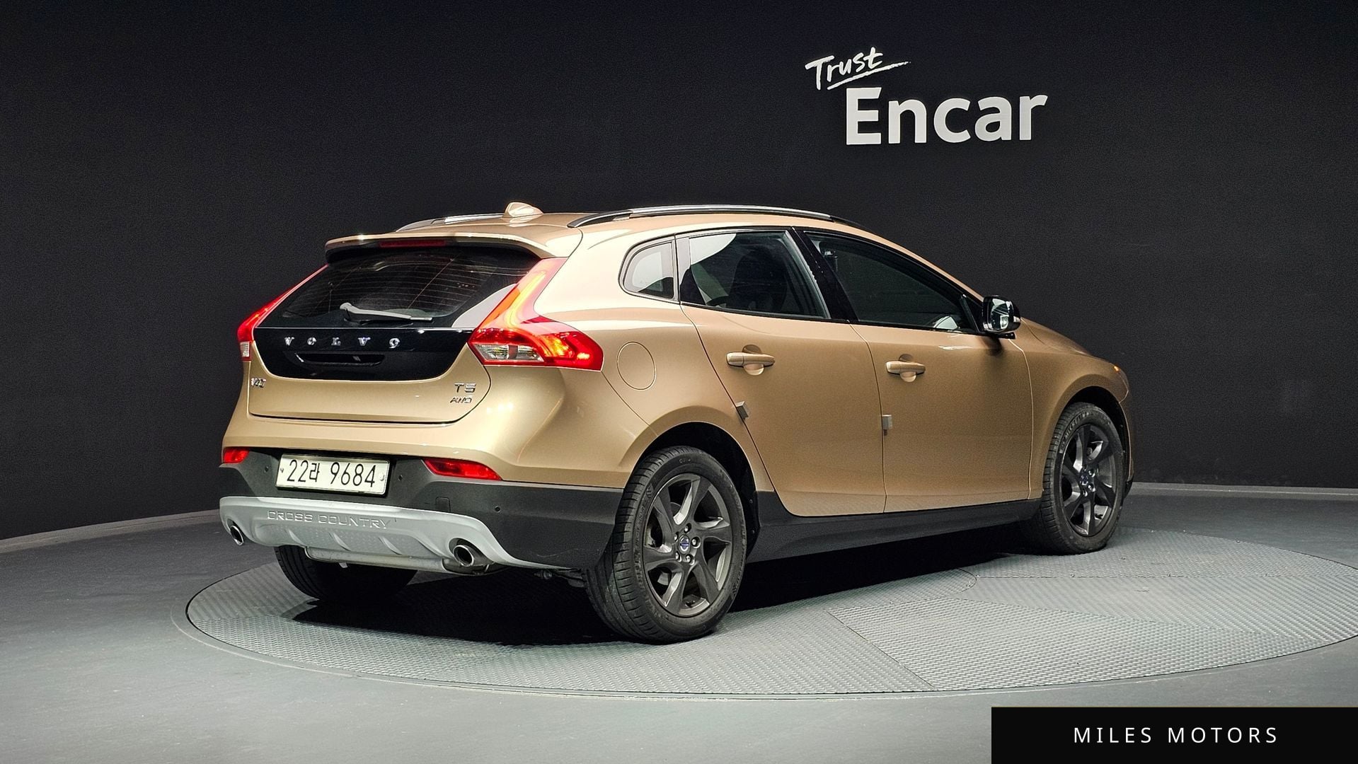 Volvo V40 2013 — миниатюра 2