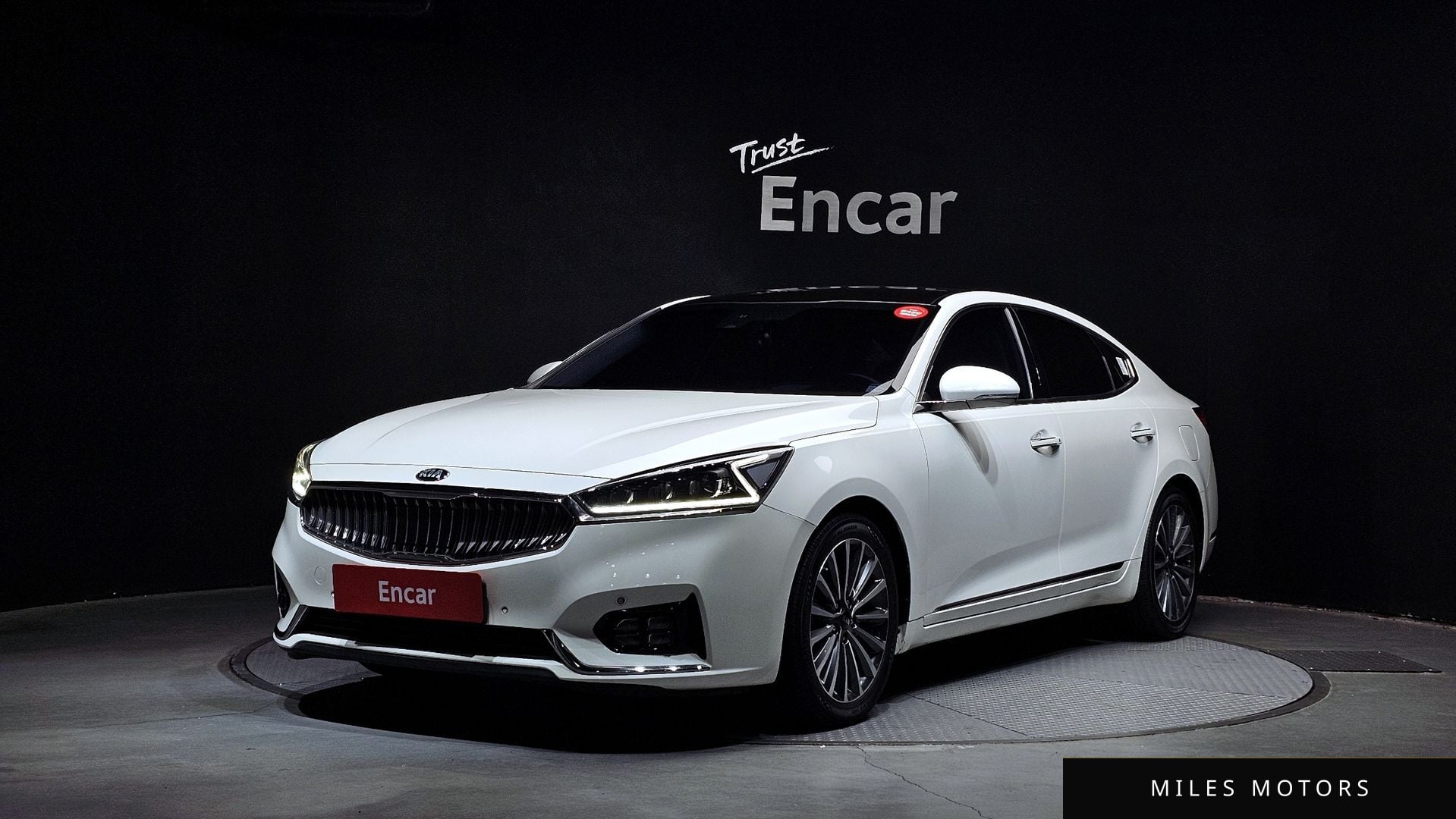 Kia K7 2018 — фото 1 из 12