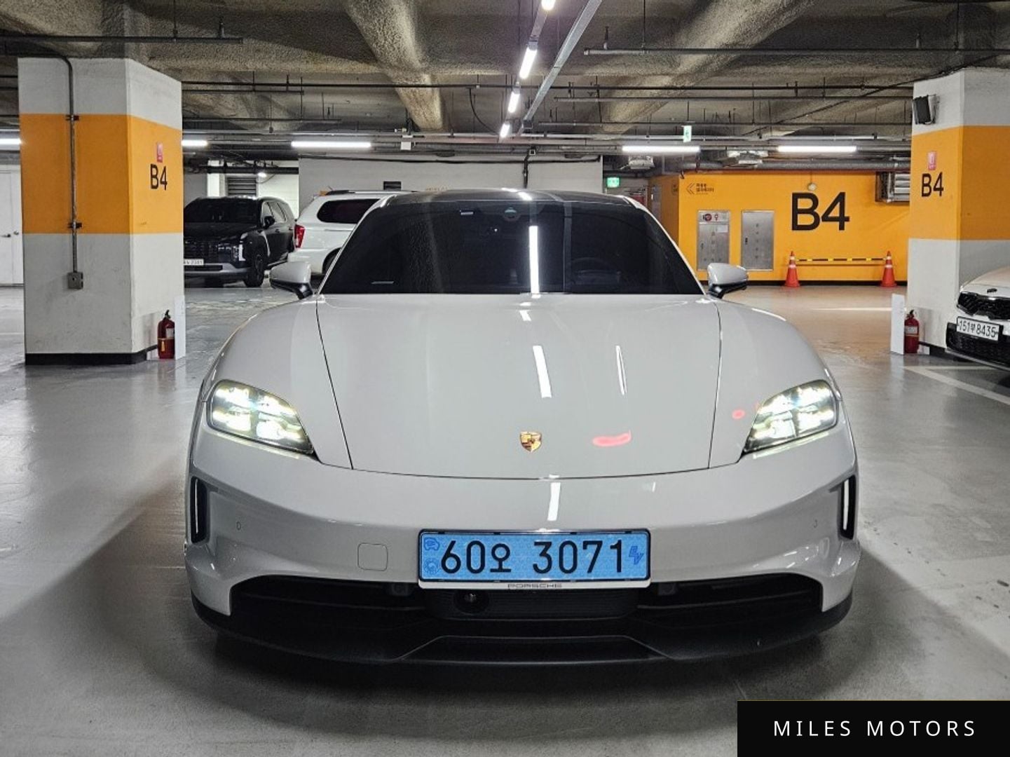 Porsche Taycan 2025 — миниатюра 2