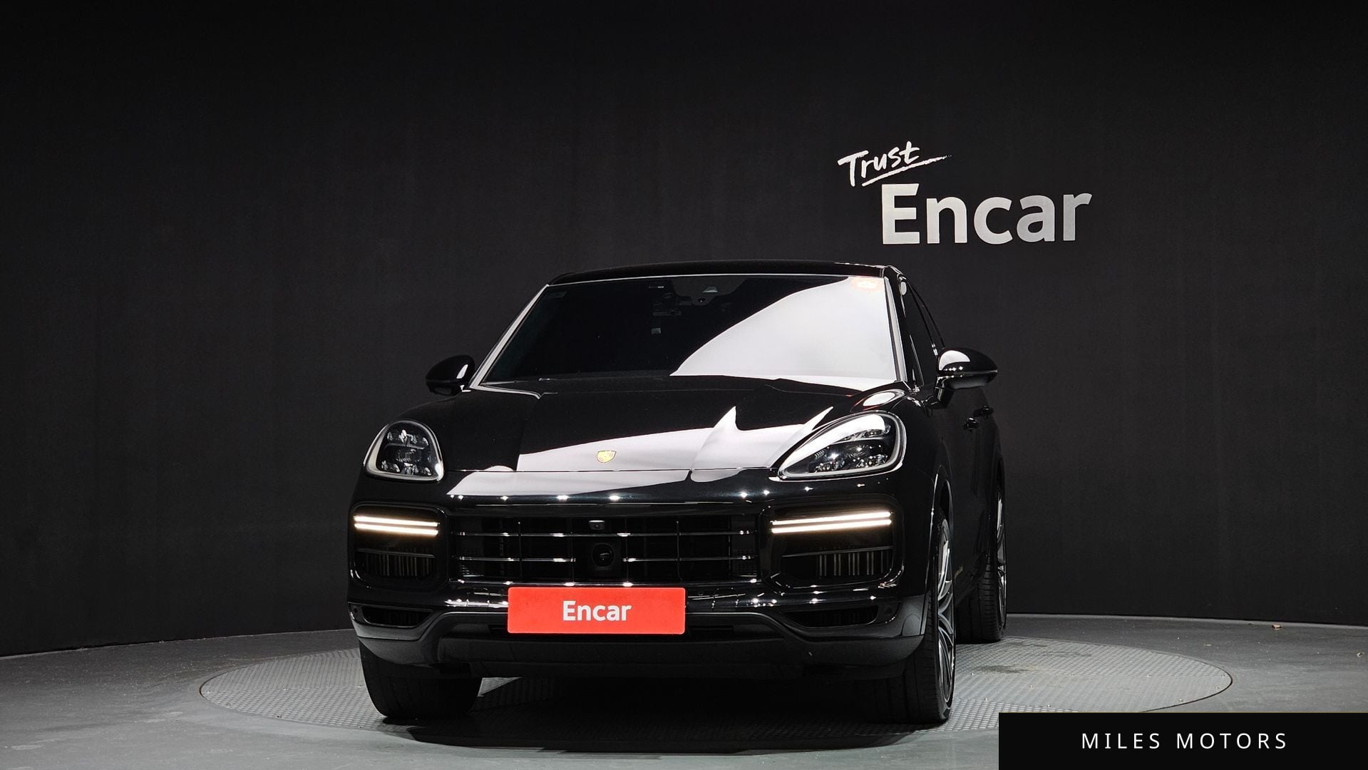 Porsche Cayenne 2023 — миниатюра 3