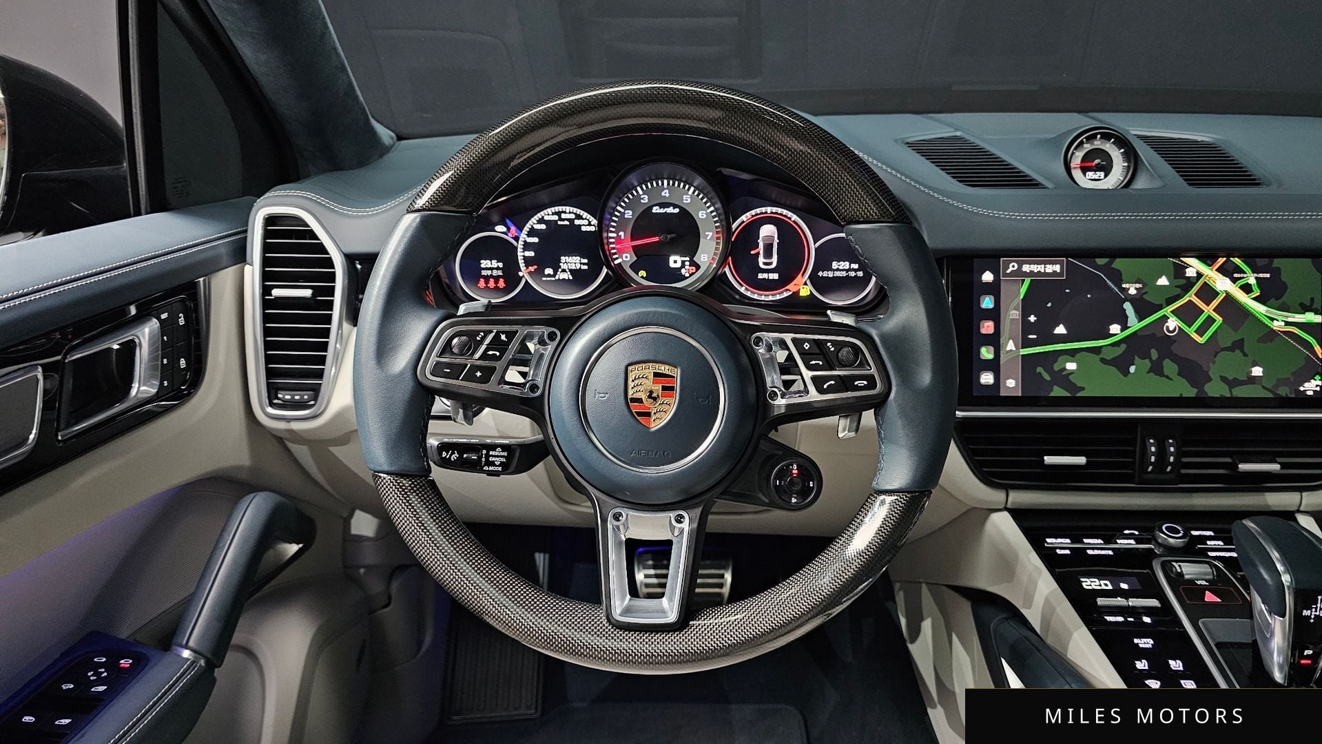 Porsche Cayenne 2023 — миниатюра 11