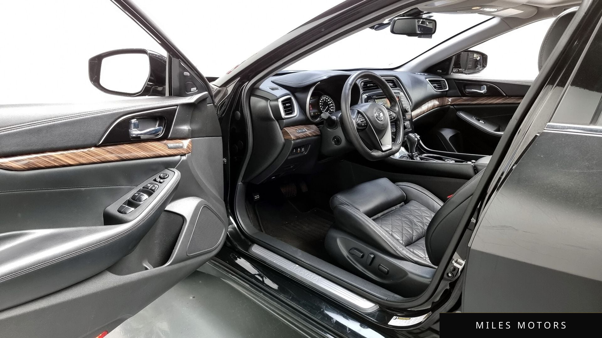 Nissan Maxima 2017 — миниатюра 10