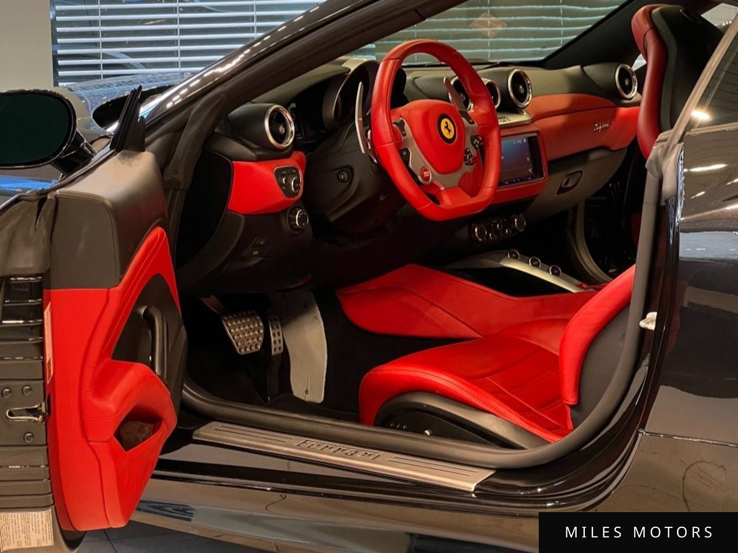 Ferrari 캘리포니아 2015 — миниатюра 7