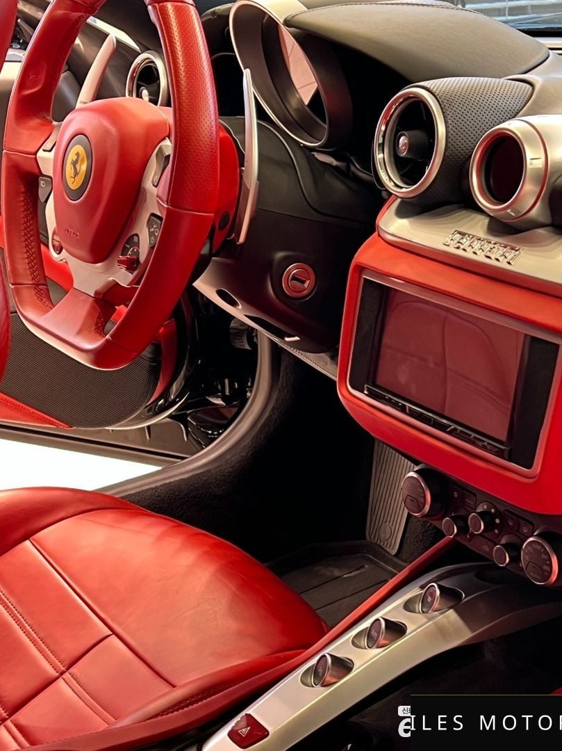 Ferrari 캘리포니아 2015 — миниатюра 9
