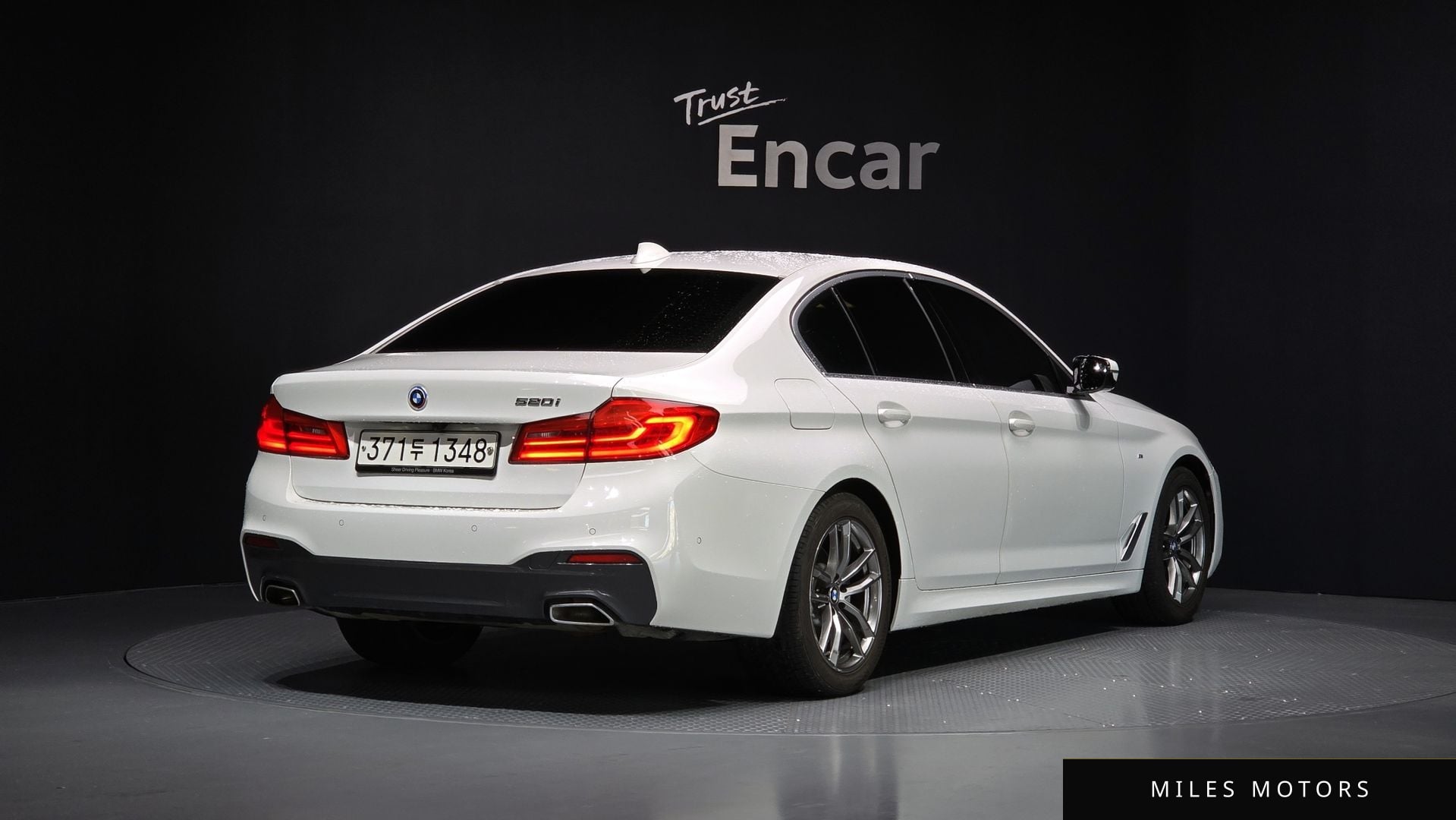 BMW 5 Series (G30) 2020 — миниатюра 2