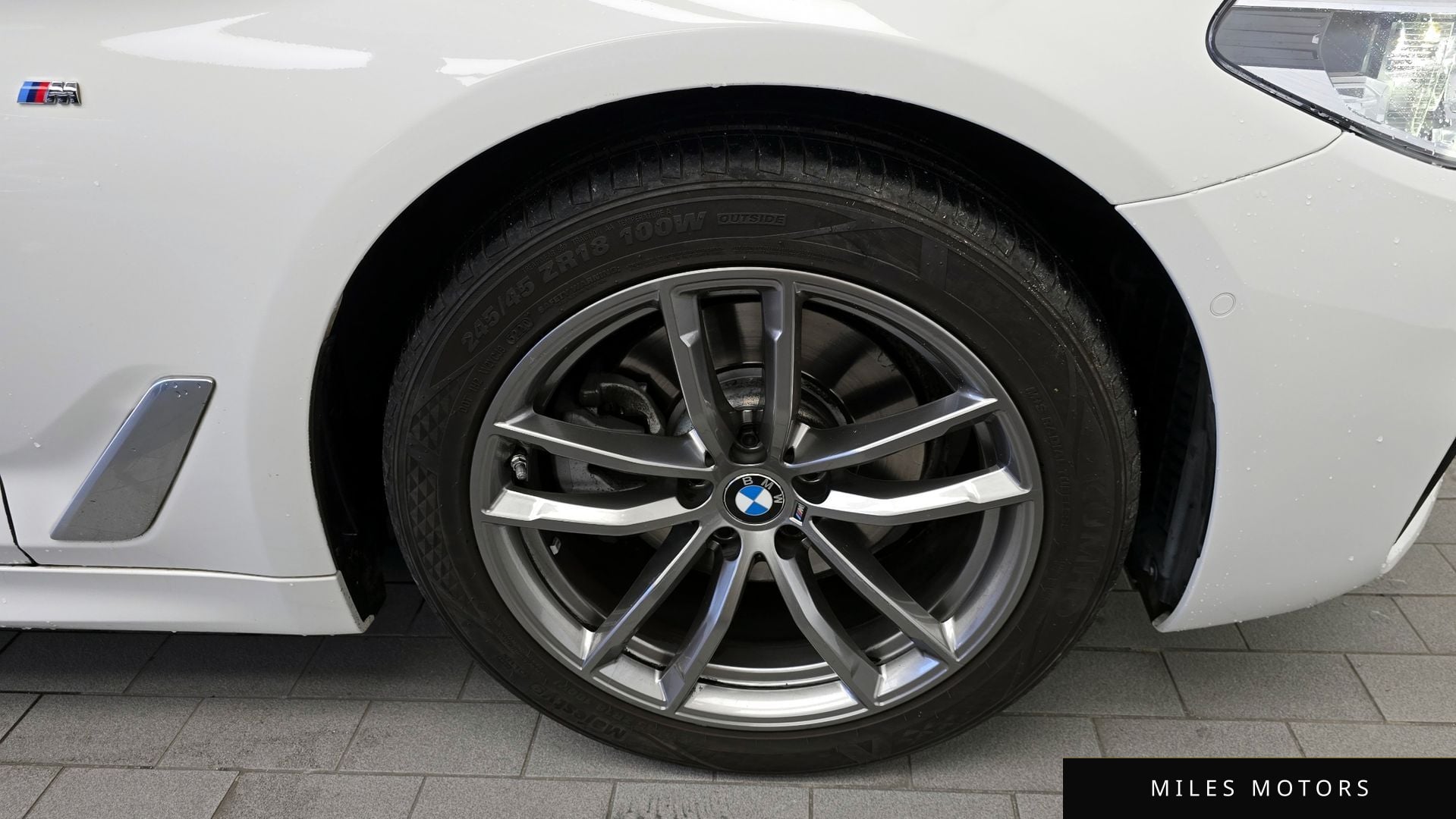BMW 5 Series (G30) 2020 — миниатюра 5