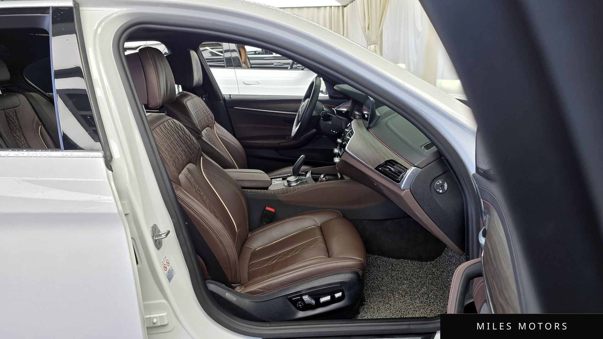BMW 5 Series (G30) 2020 — миниатюра 11