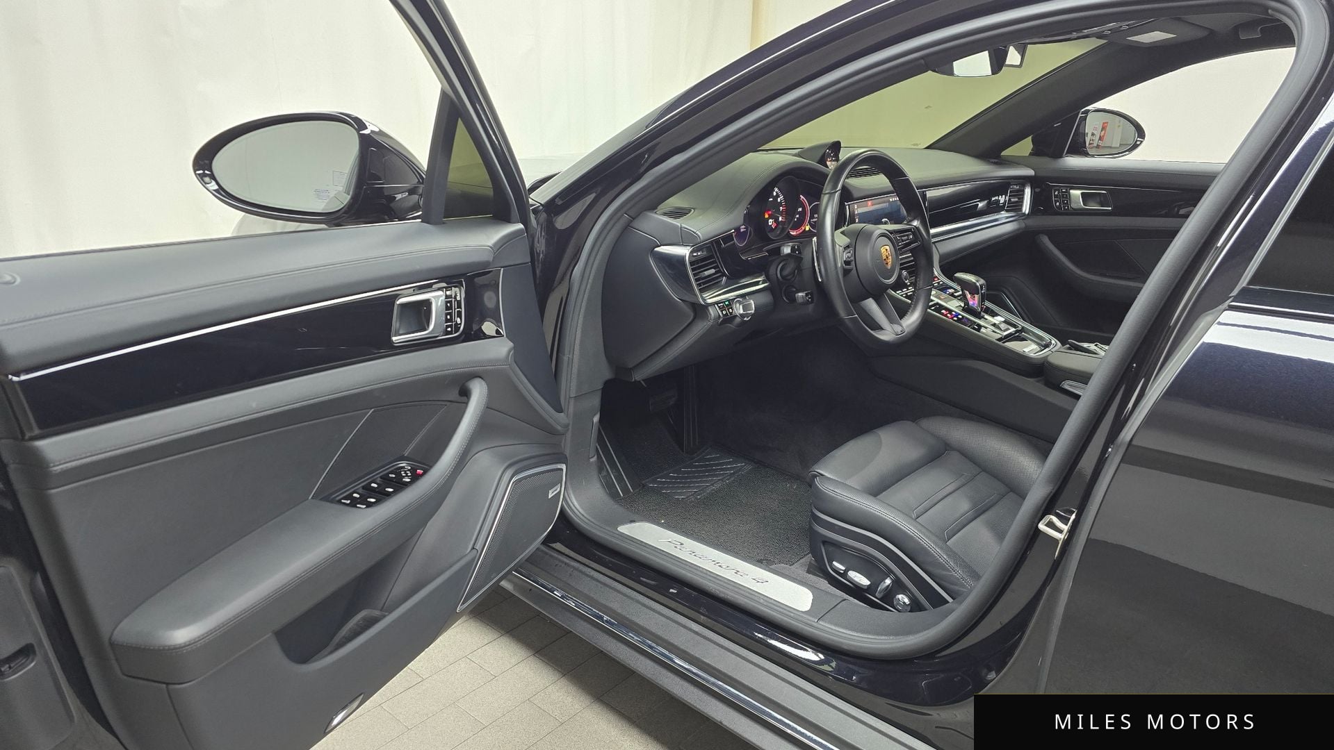Porsche Panamera 2021 — миниатюра 10
