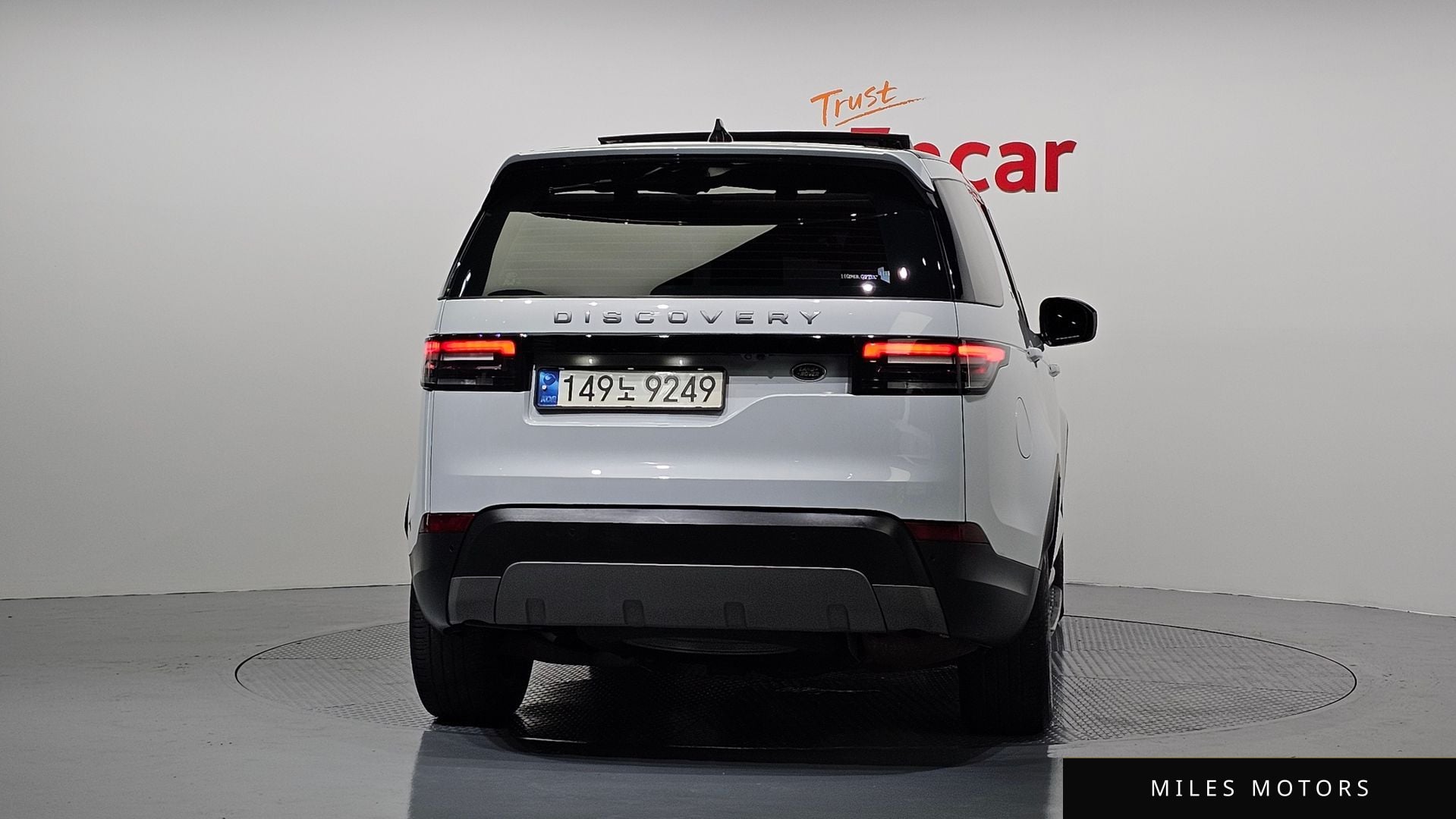 Land Rover Discovery 2018 — миниатюра 3