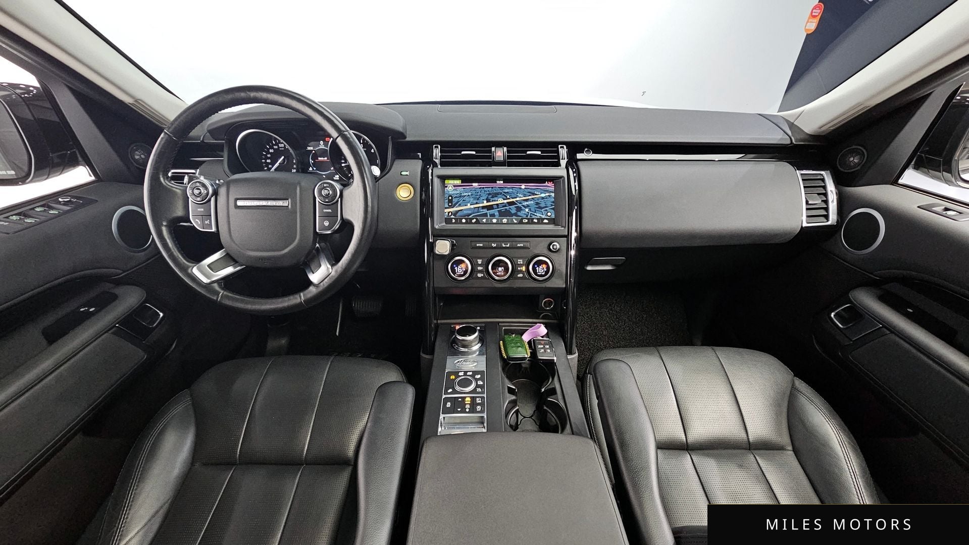 Land Rover Discovery 2018 — миниатюра 8