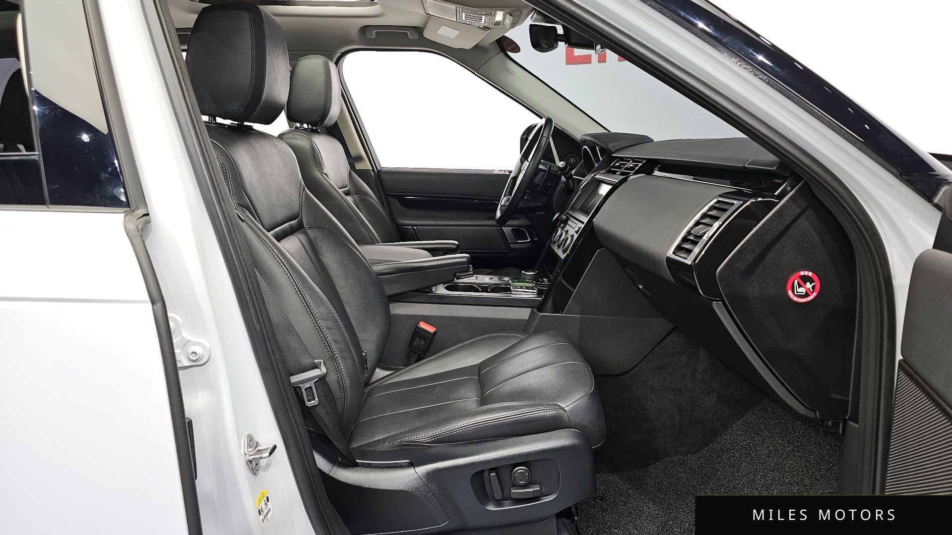 Land Rover Discovery 2018 — миниатюра 9