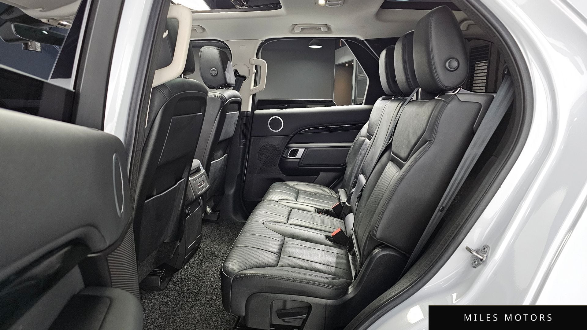 Land Rover Discovery 2018 — миниатюра 11