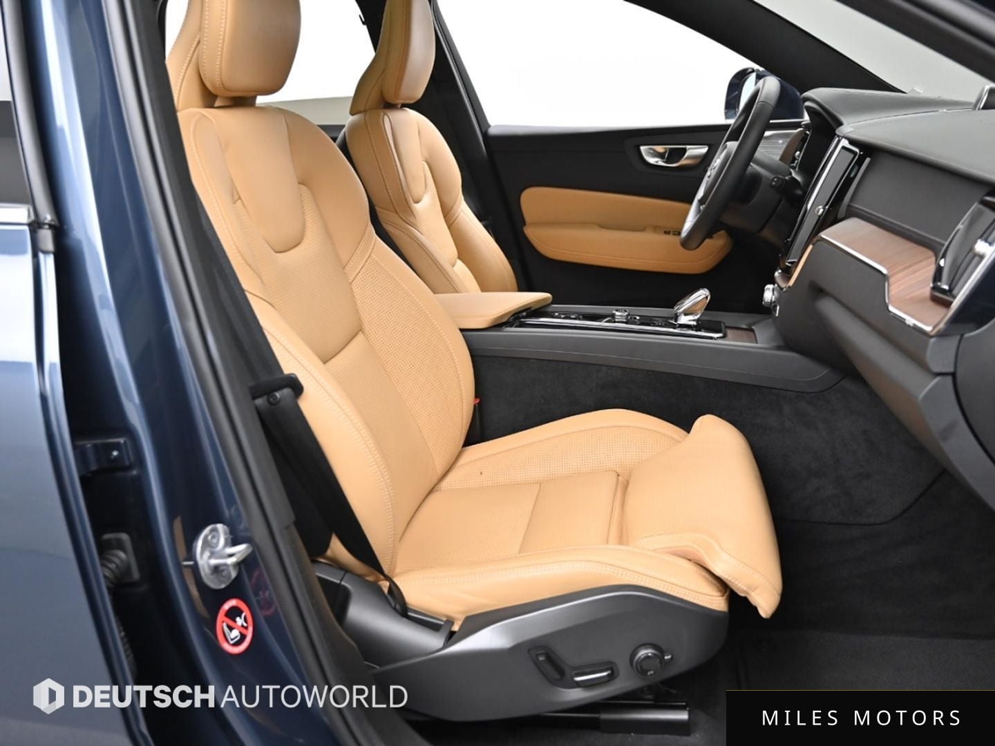 Volvo XC60 2024 — миниатюра 10