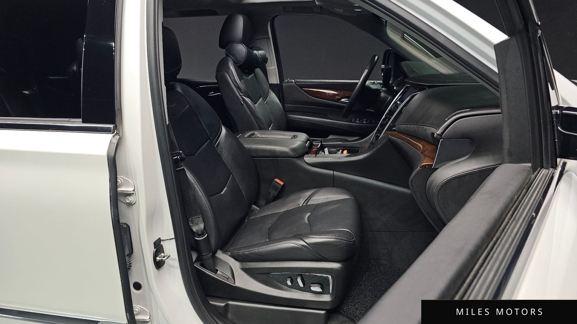 Cadillac Escalade 2018 — миниатюра 10