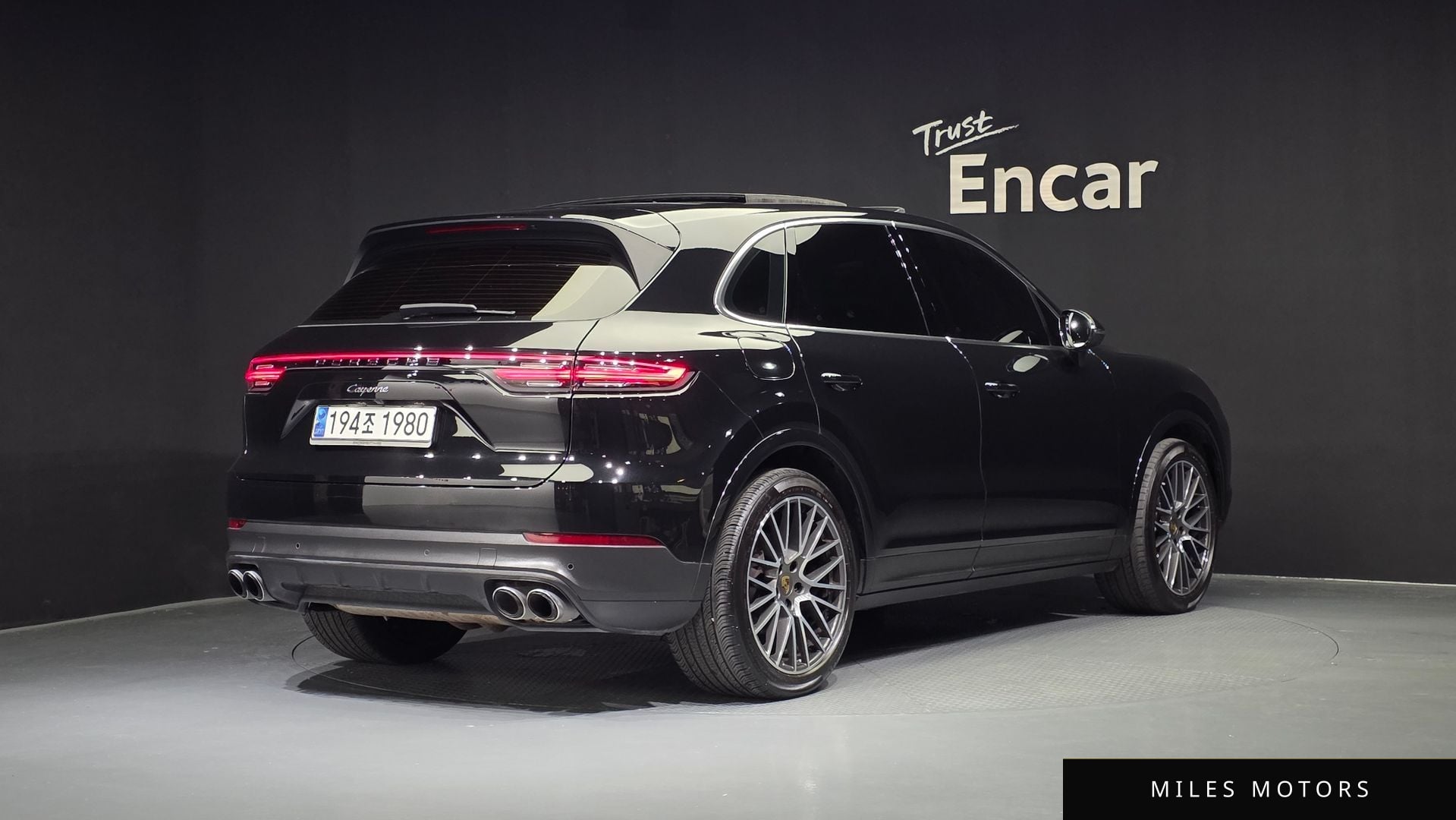 Porsche Cayenne 2023 — миниатюра 2
