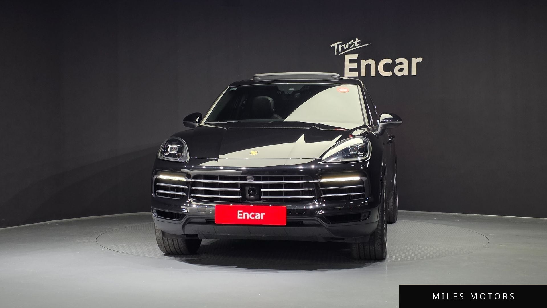 Porsche Cayenne 2023 — миниатюра 3