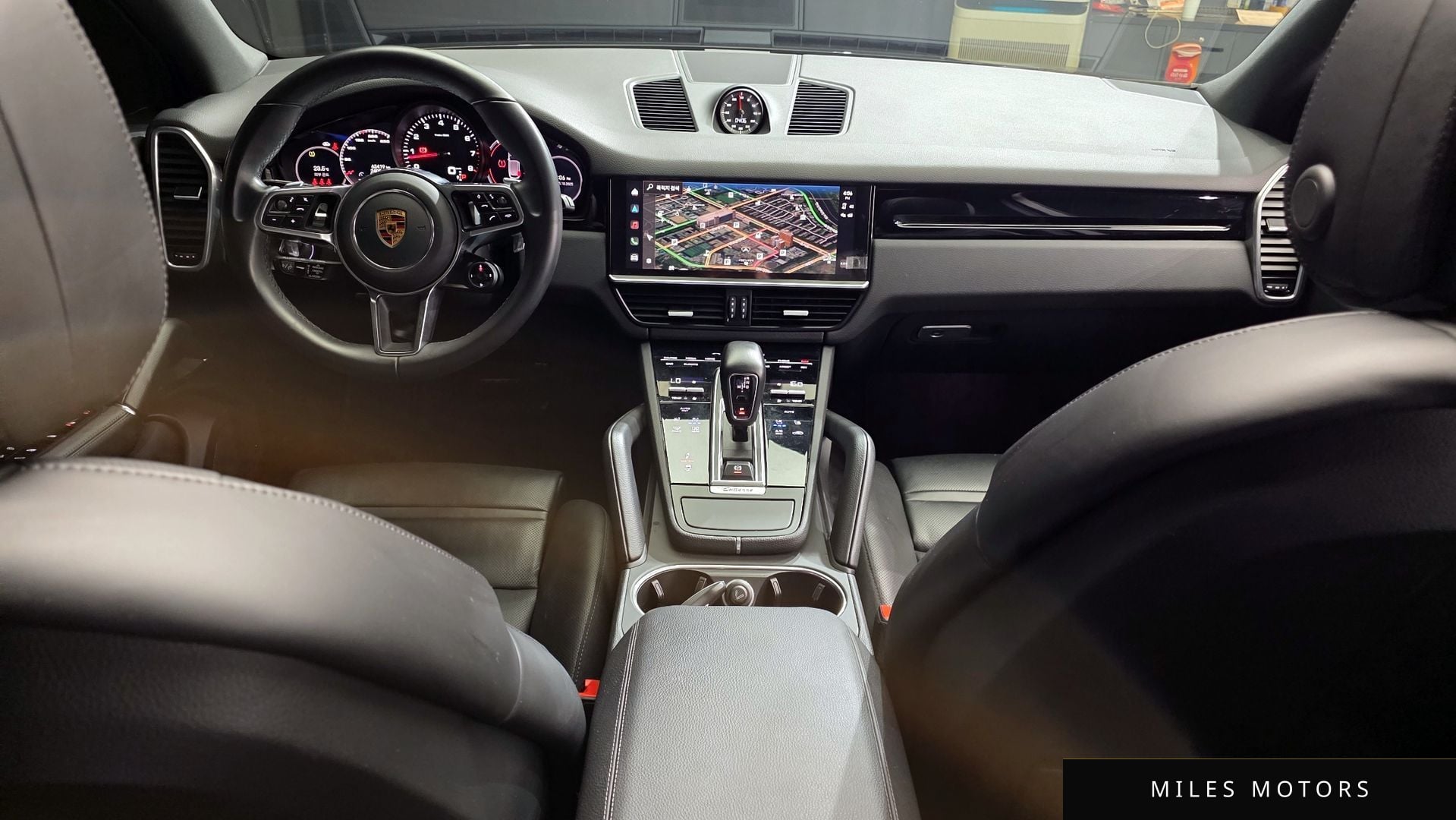 Porsche Cayenne 2023 — миниатюра 7