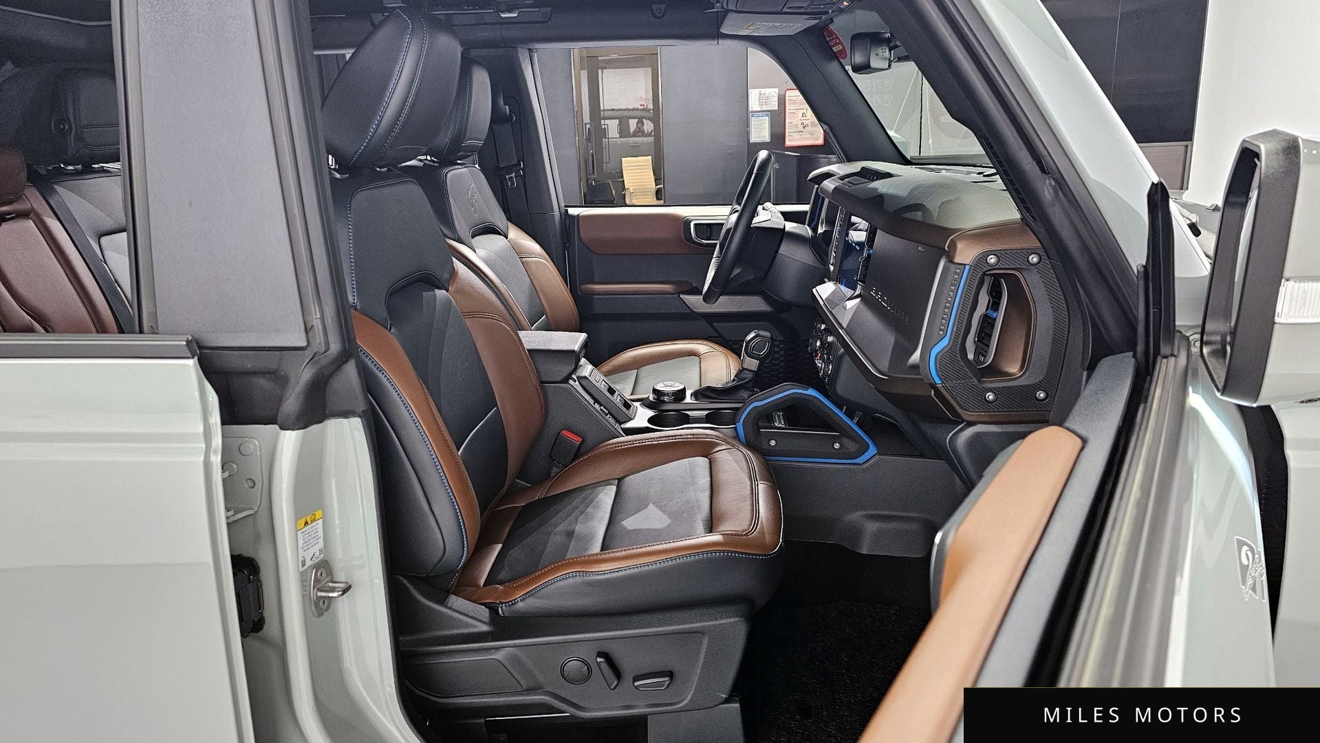 Ford Bronco 2023 — миниатюра 10