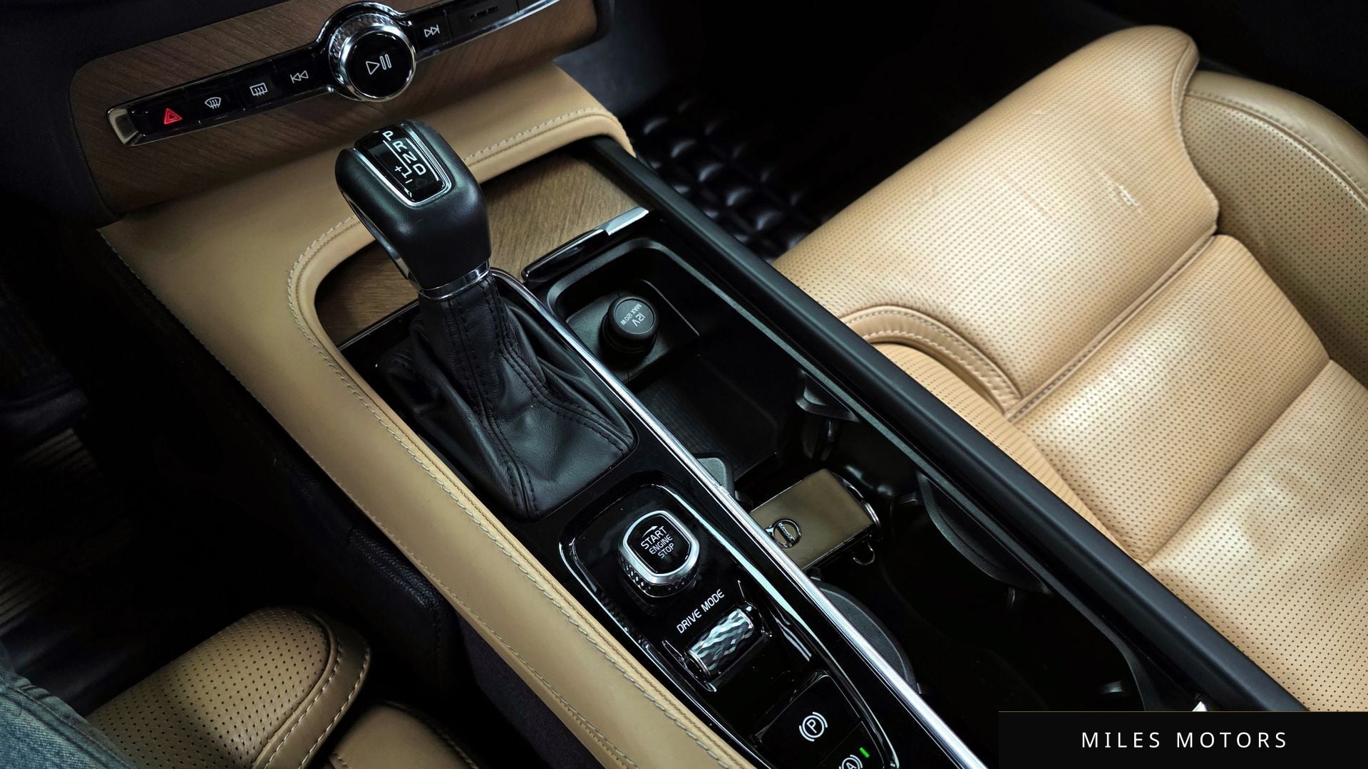 Volvo XC90 2018 — миниатюра 9