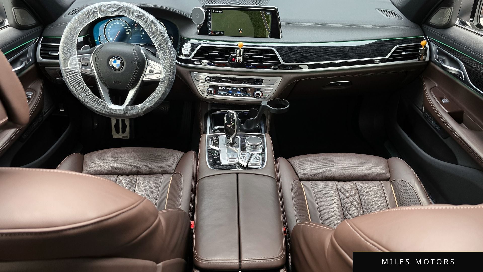 BMW 7 Series (G11) 2017 — миниатюра 7