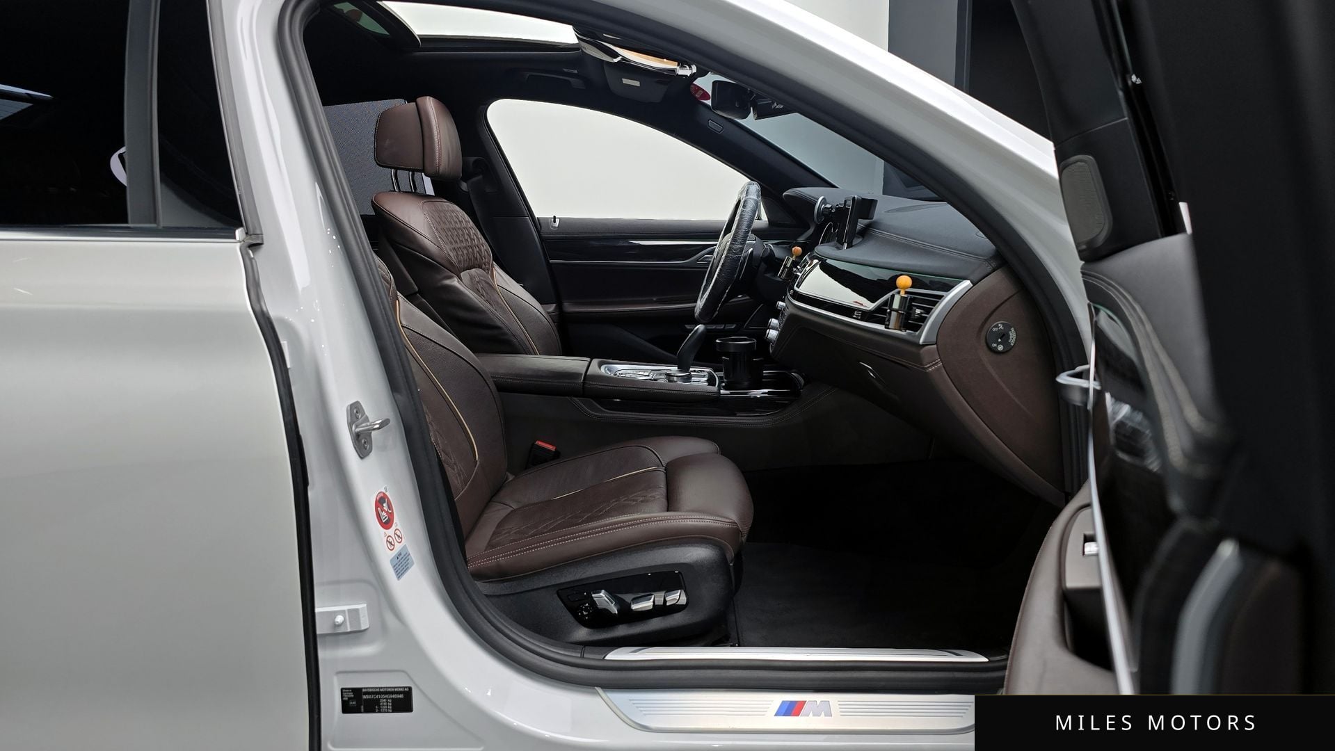 BMW 7 Series (G11) 2017 — миниатюра 10