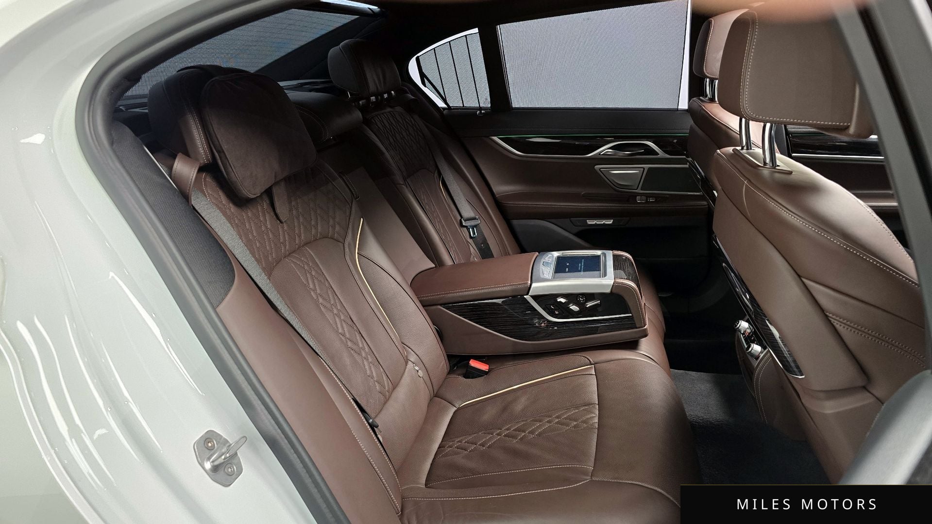 BMW 7 Series (G11) 2017 — миниатюра 12