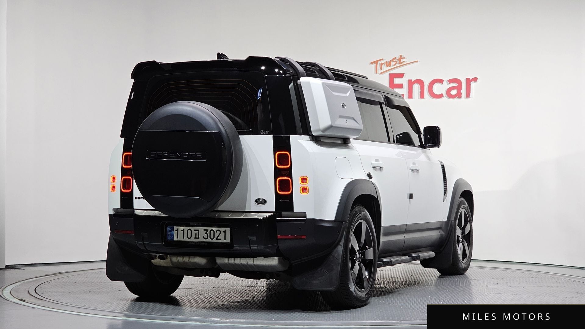 Land Rover Defender 2022 — миниатюра 2