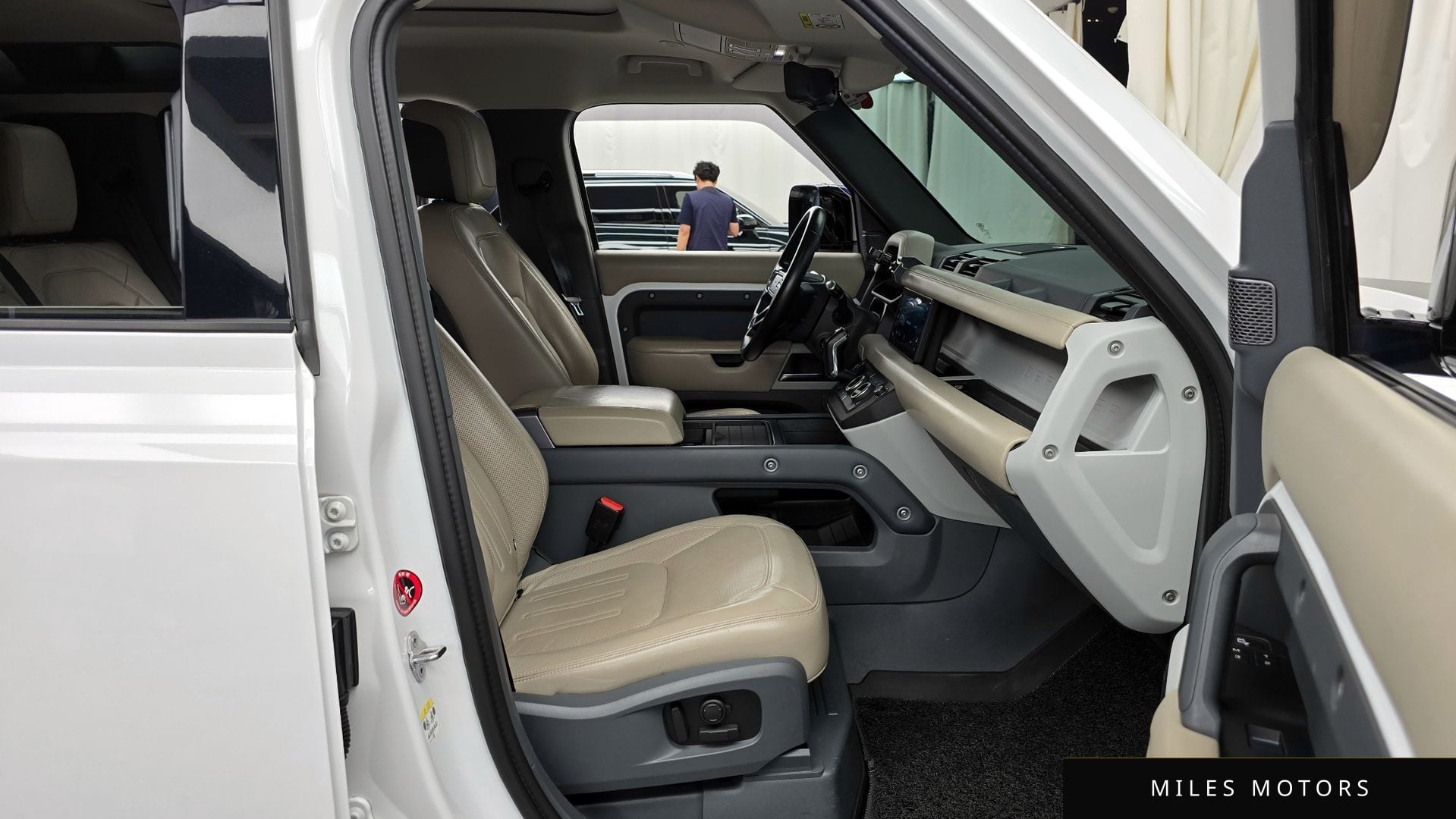 Land Rover Defender 2022 — миниатюра 11