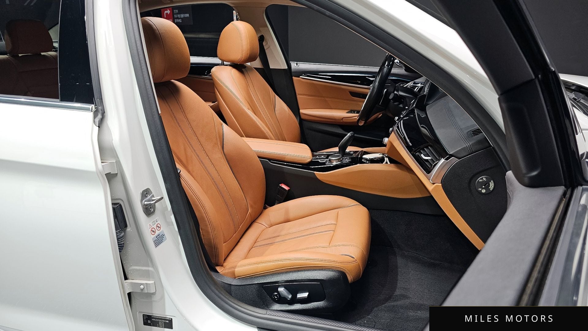 BMW 5 Series (G30) 2018 — миниатюра 10