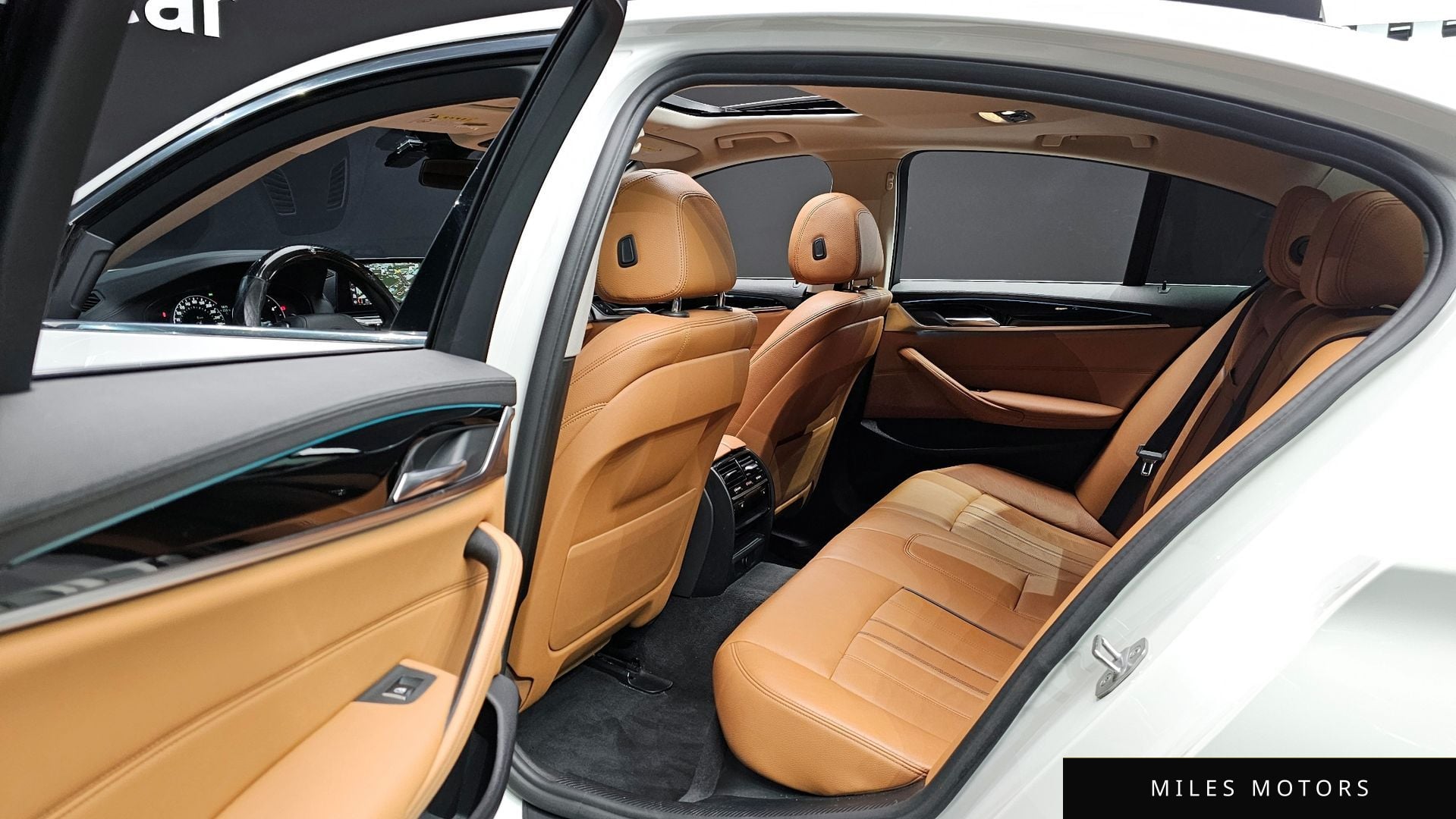 BMW 5 Series (G30) 2018 — миниатюра 12
