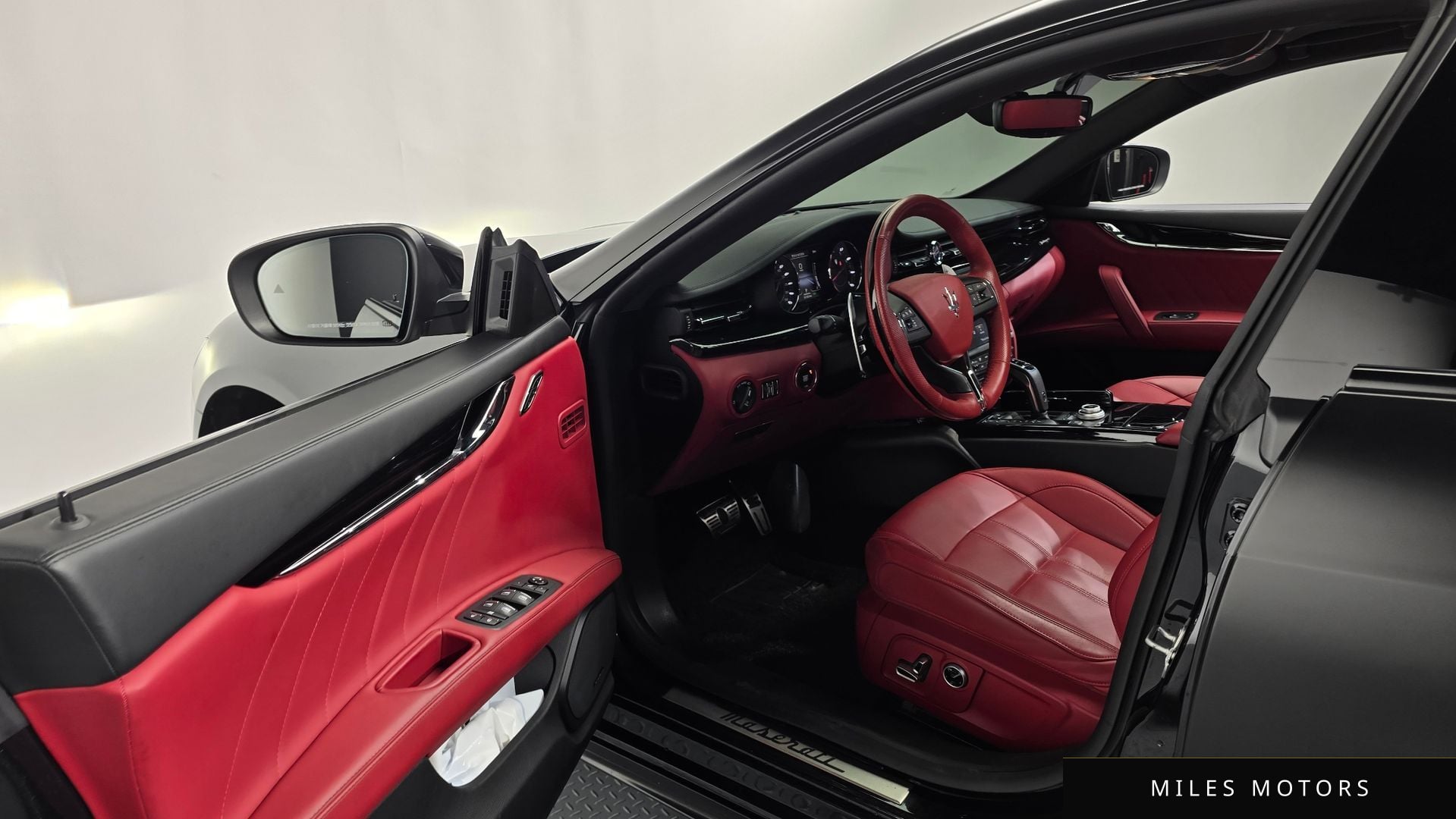 Maserati Quattroporte 2022 — миниатюра 10