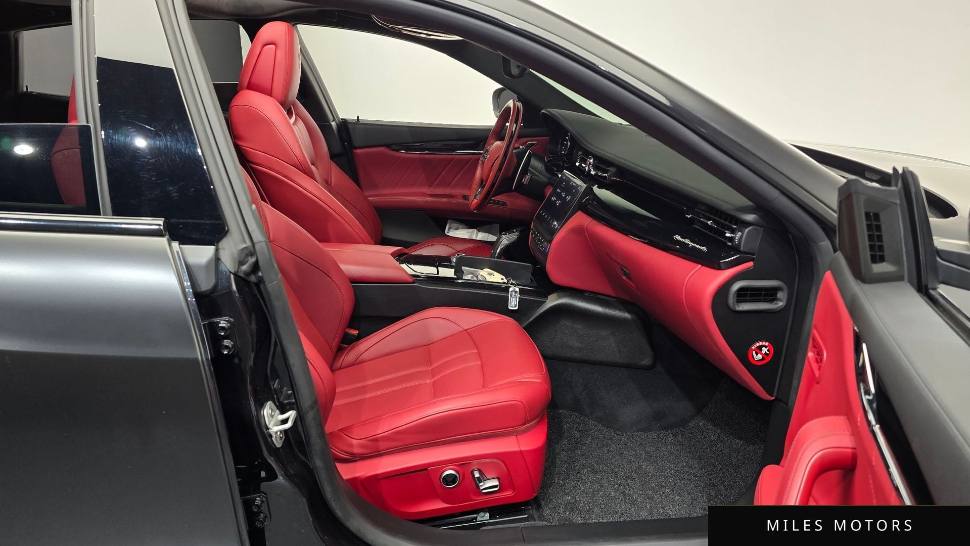 Maserati Quattroporte 2022 — миниатюра 11