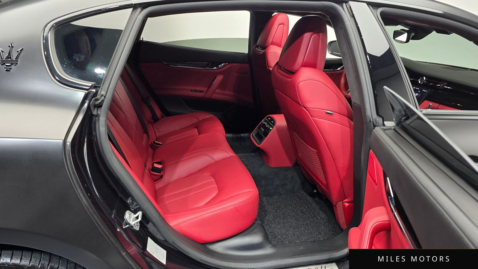 Maserati Quattroporte 2022 — миниатюра 12