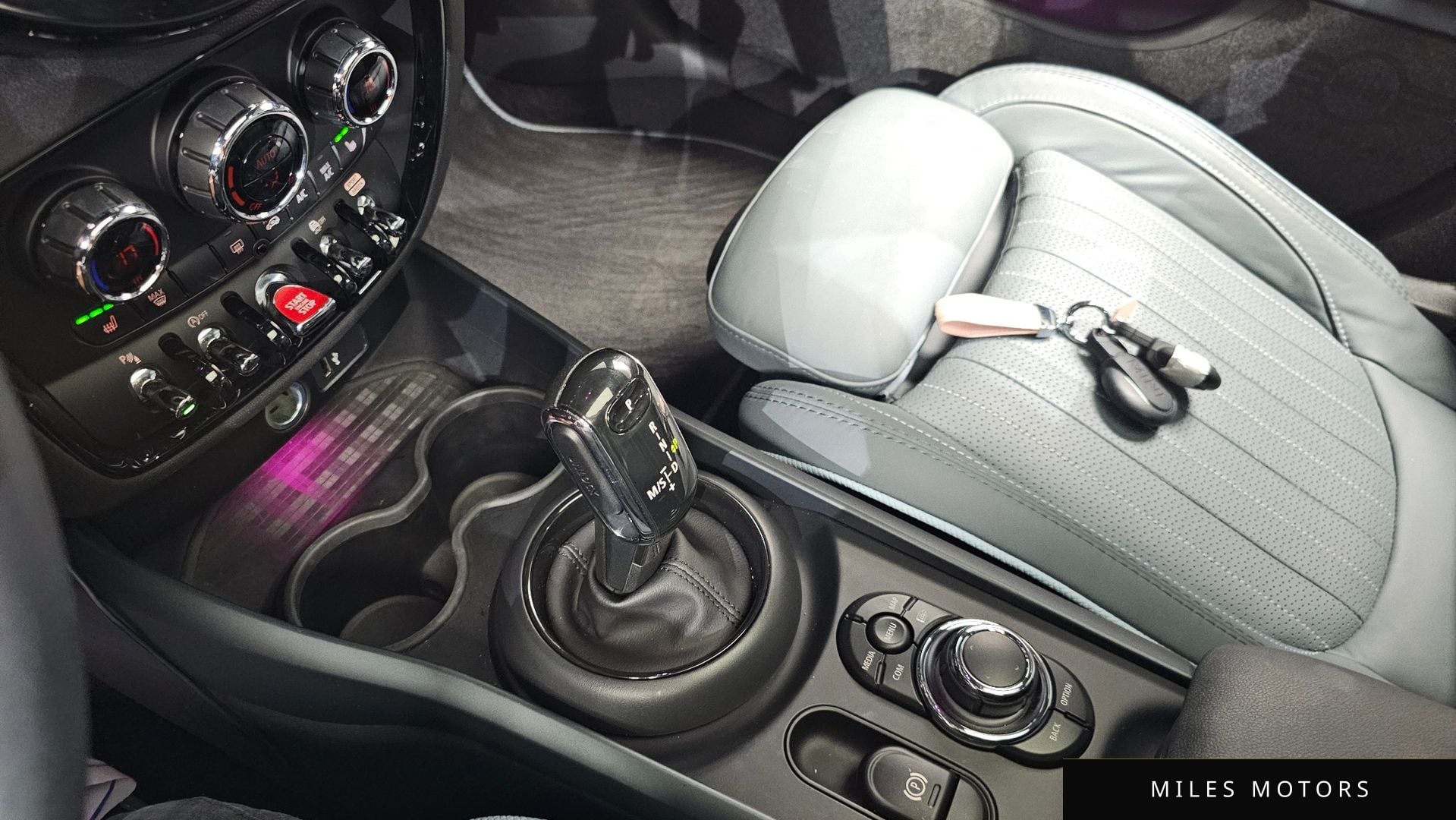 MINI 쿠퍼 S 클럽맨 2023 — миниатюра 9