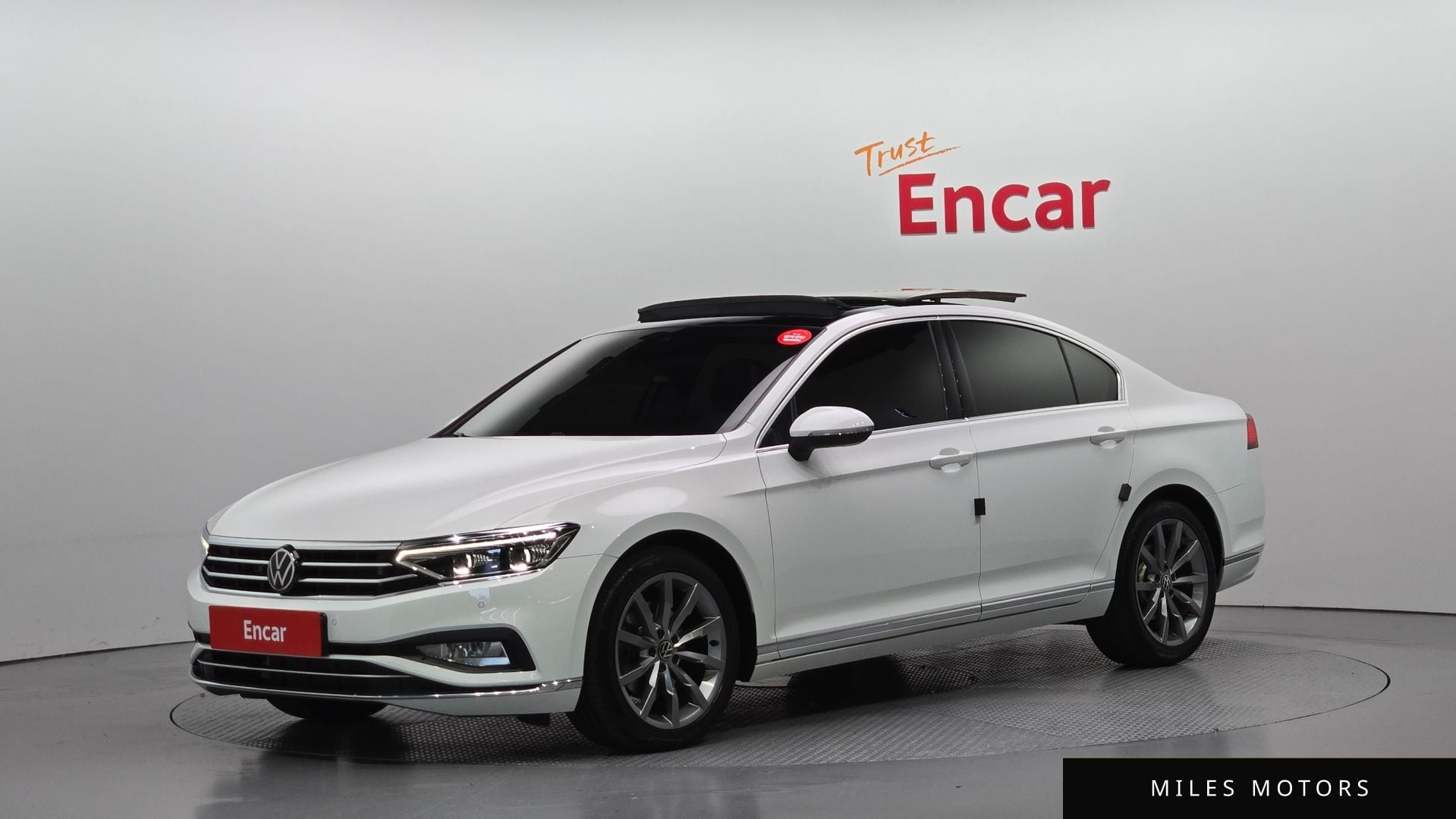 Volkswagen Passat 2021 — фото 1 из 12