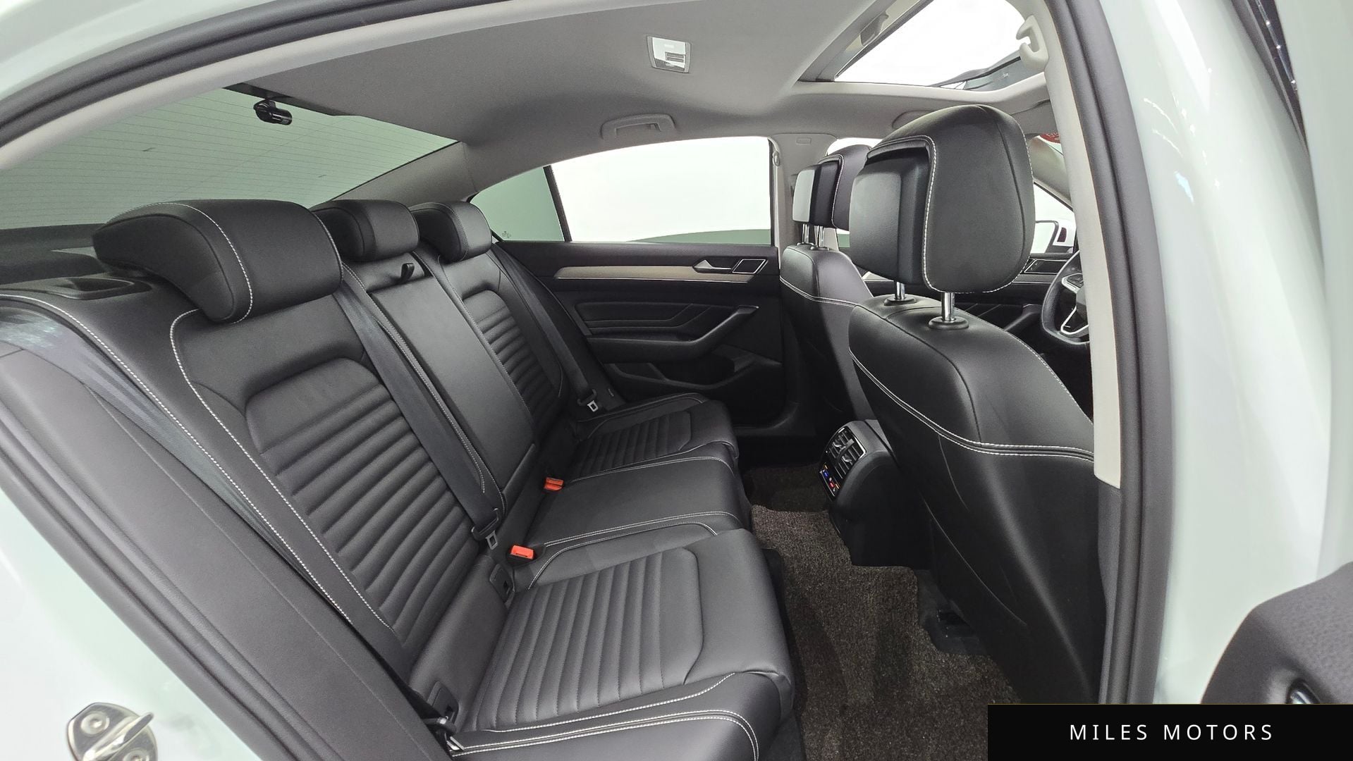 Volkswagen Passat 2021 — миниатюра 12