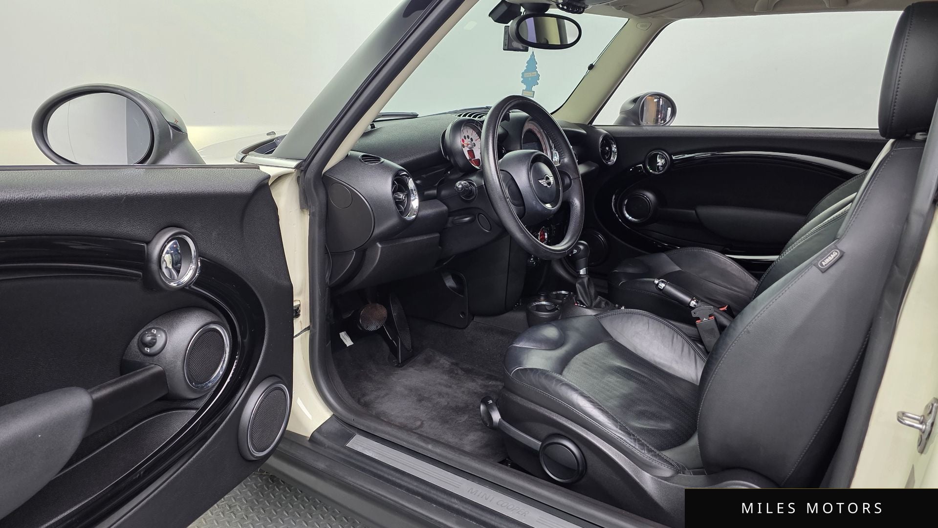 MINI Cooper D 2013 — миниатюра 12
