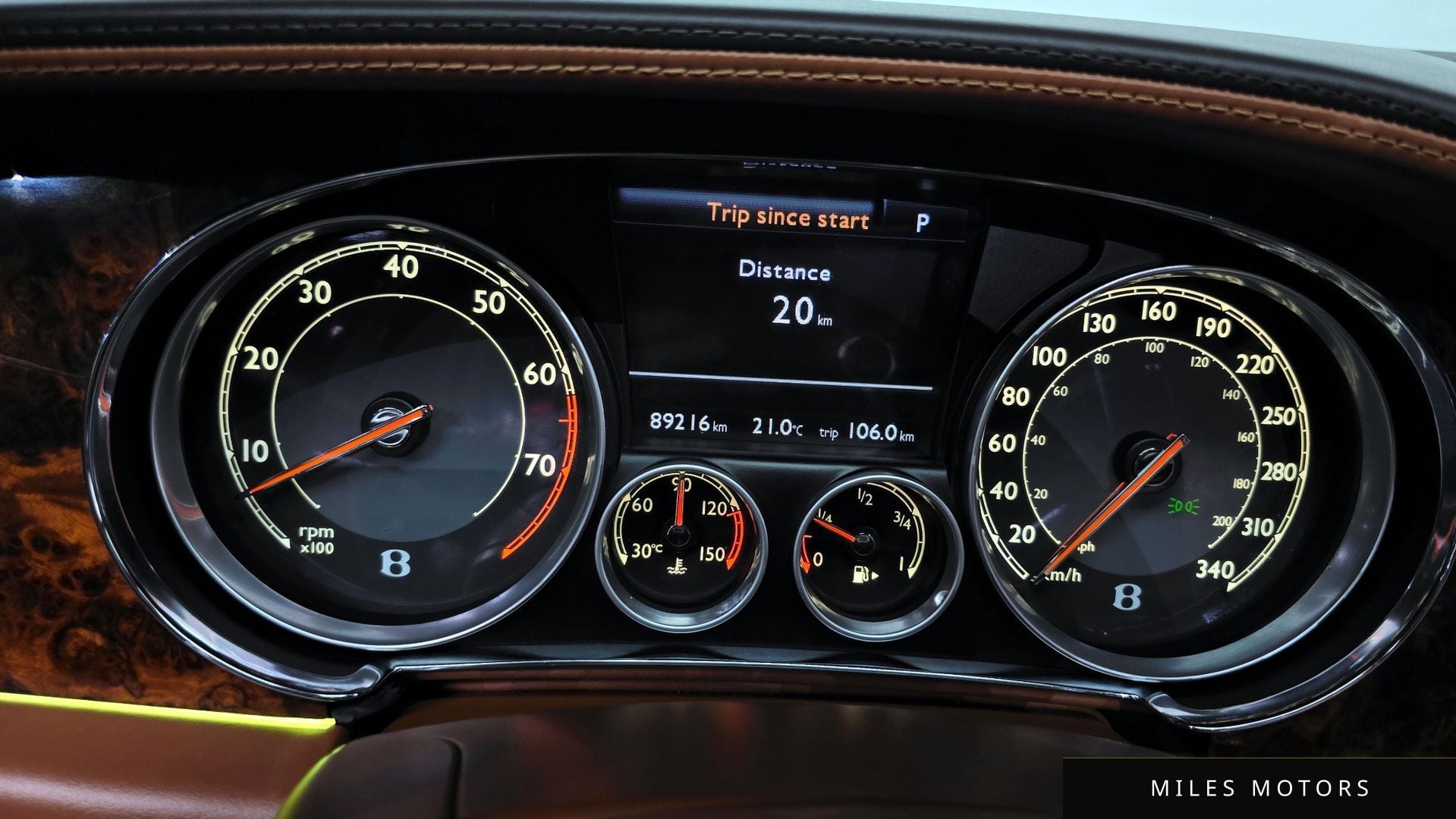 Bentley 플라잉스퍼 2015 — миниатюра 8