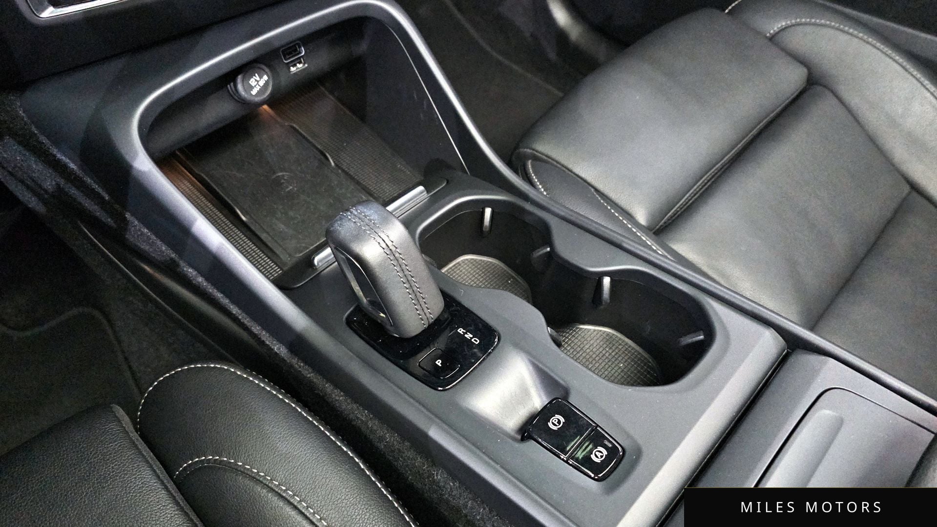 Volvo XC40 2021 — миниатюра 9