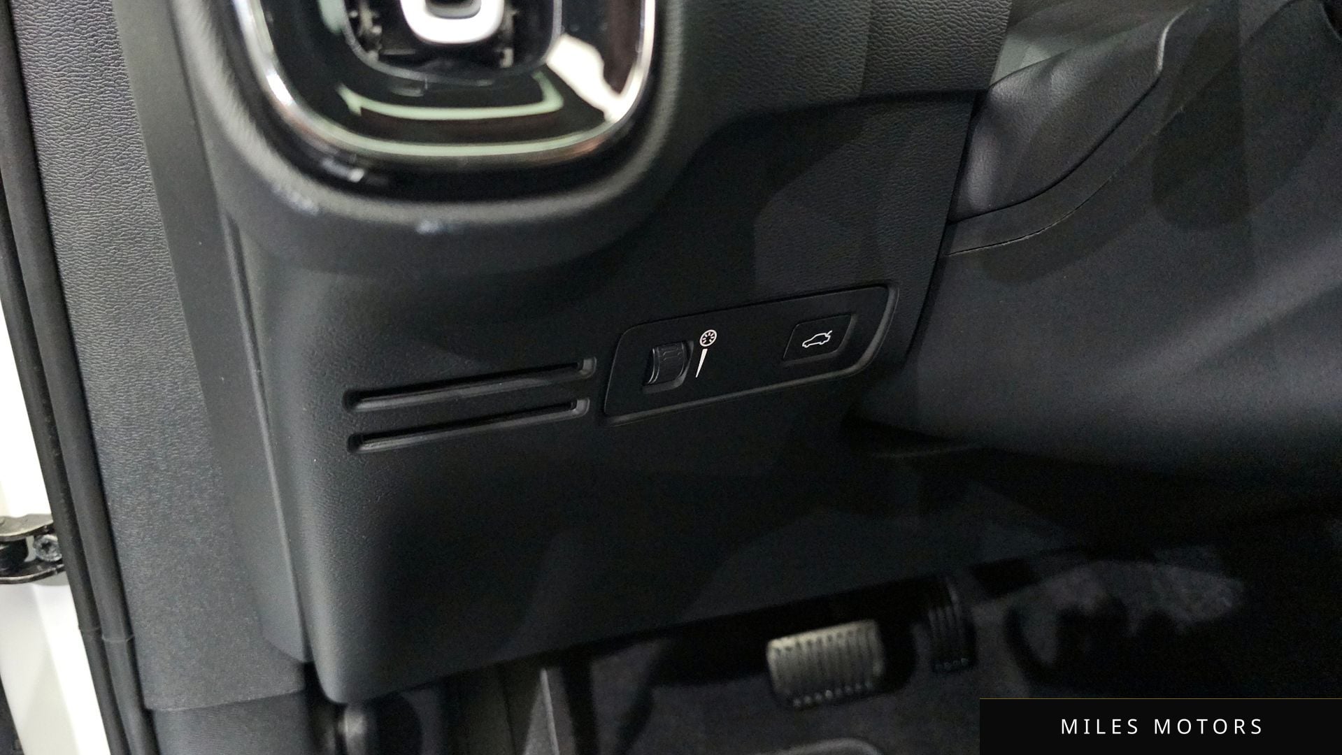 Volvo XC40 2021 — миниатюра 13