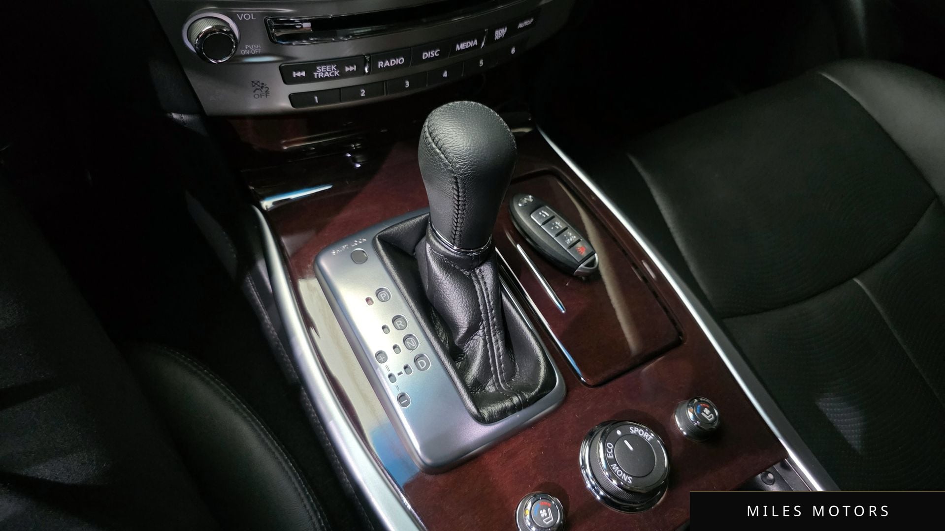 Infiniti Q70 2018 — миниатюра 9