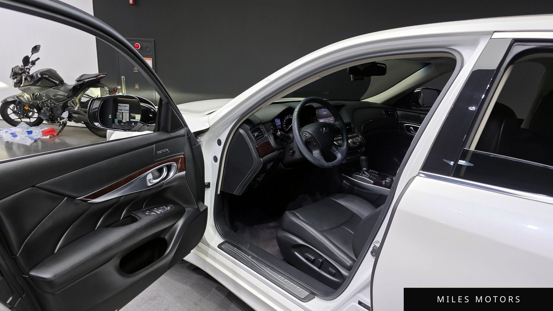 Infiniti Q70 2018 — миниатюра 10