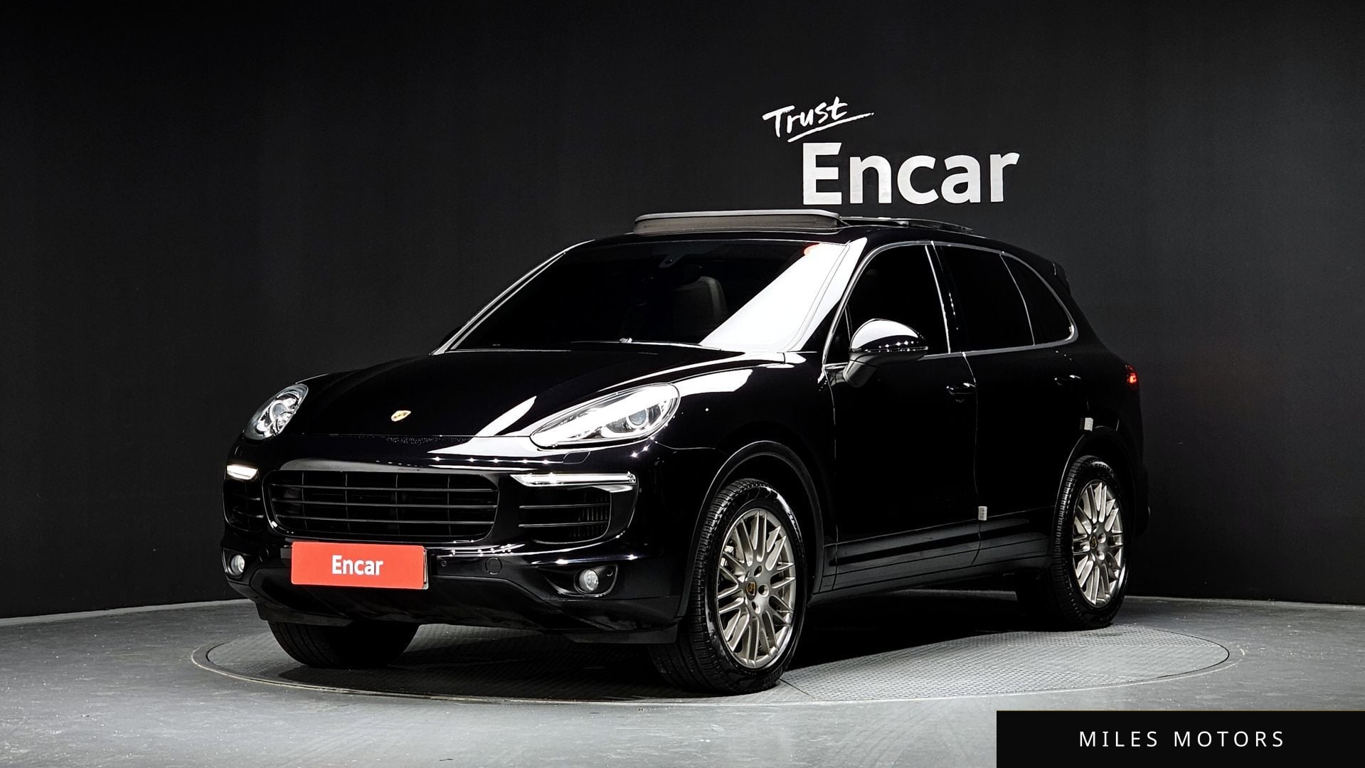 Porsche Cayenne 2015 — фото 1 из 12