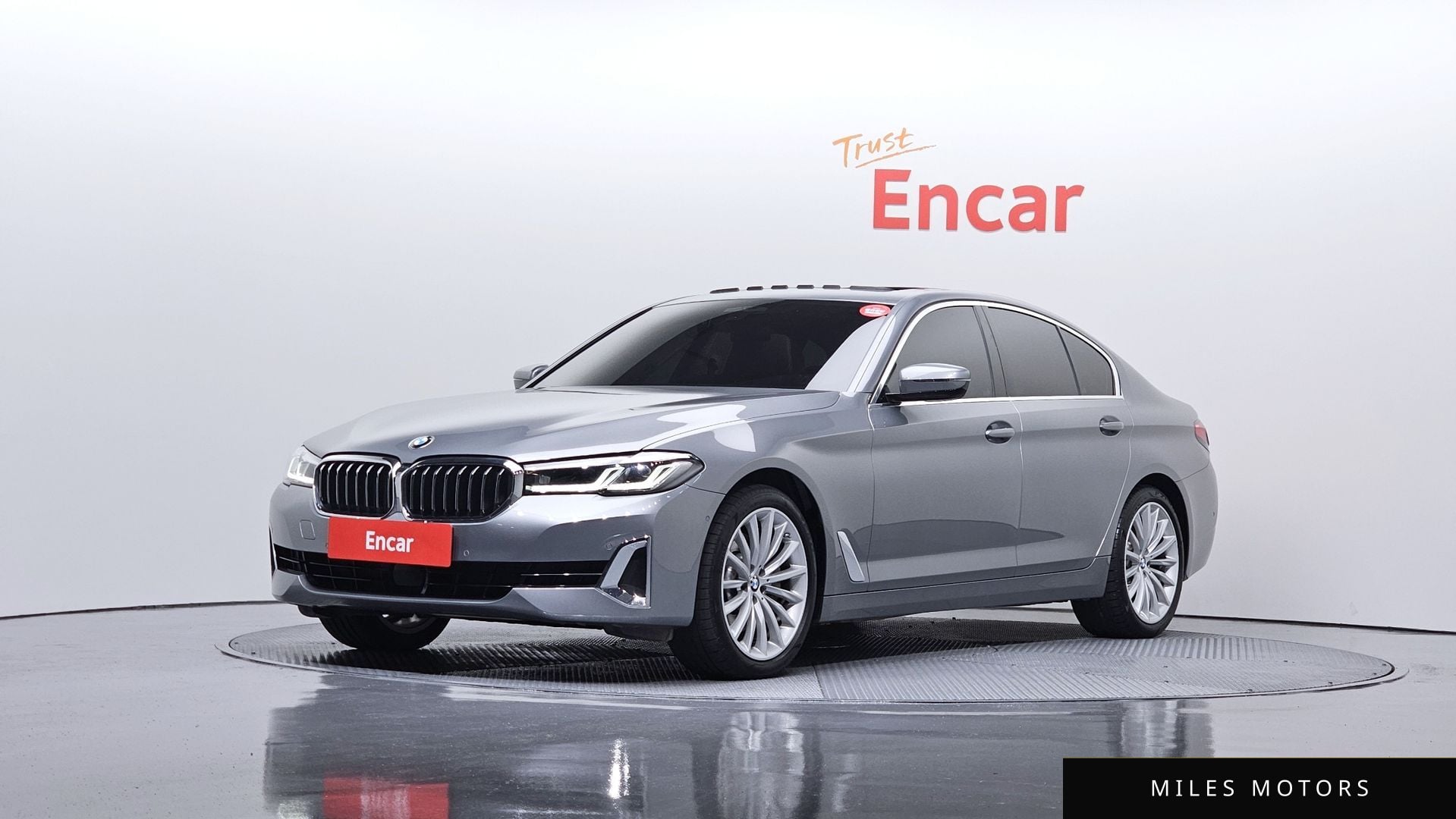 BMW 5 Series (G30) 2023 — фото 1 из 12