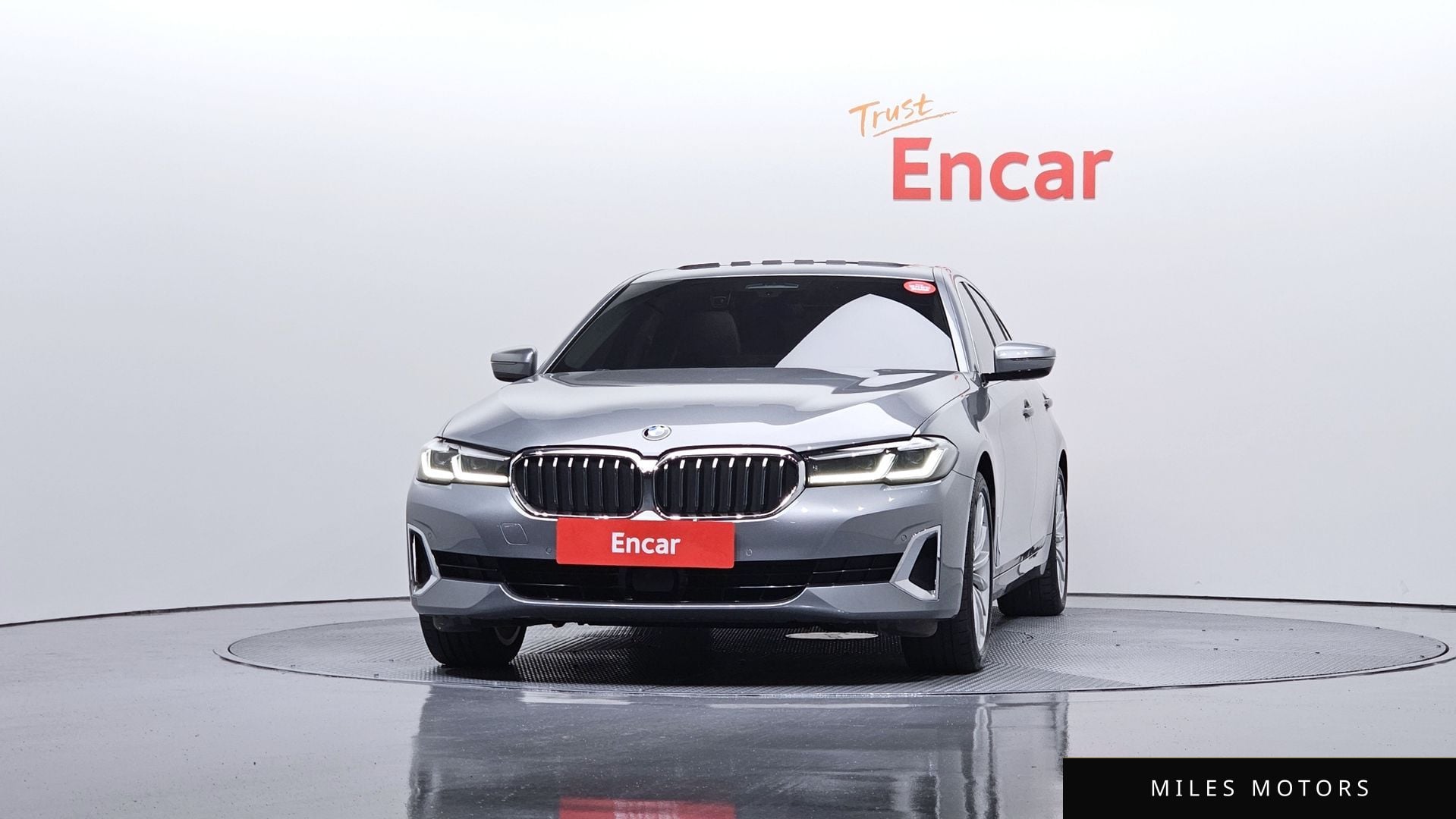 BMW 5 Series (G30) 2023 — миниатюра 3