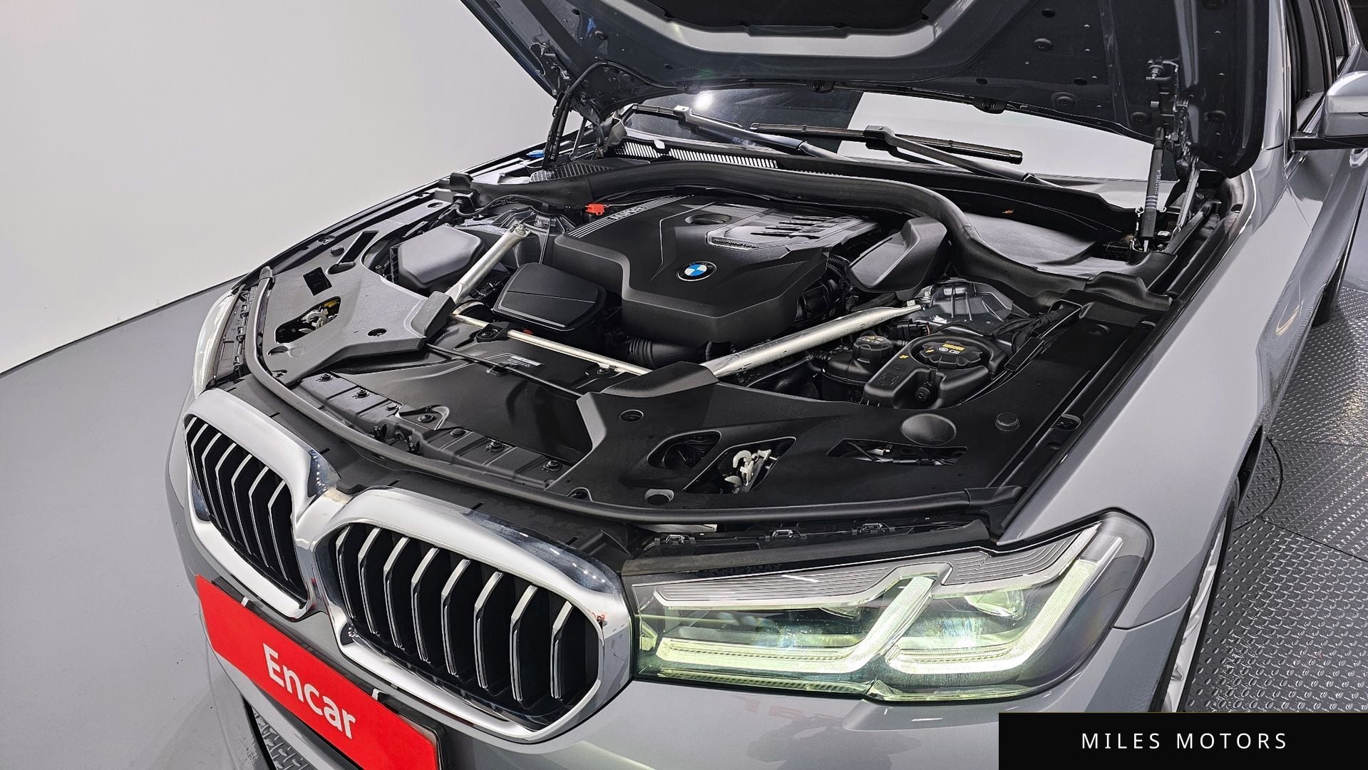 BMW 5 Series (G30) 2023 — миниатюра 6