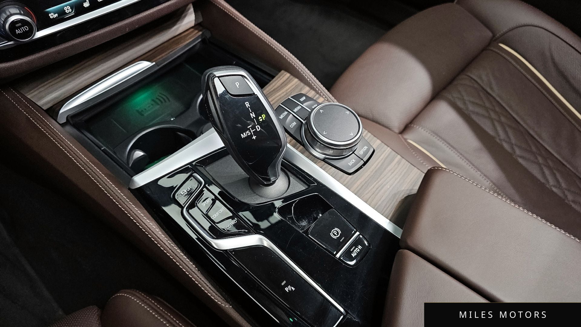 BMW 5 Series (G30) 2023 — миниатюра 9