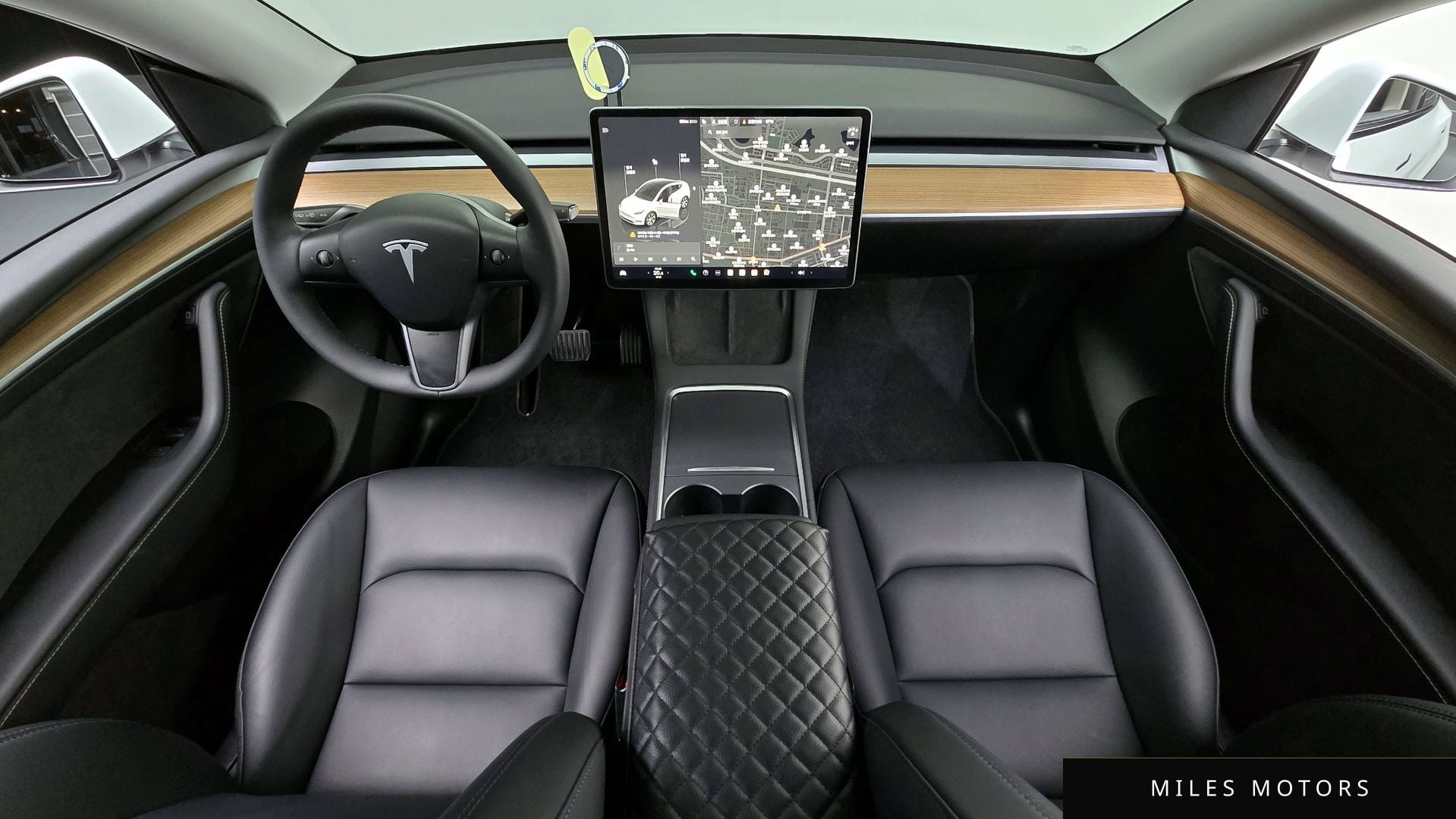 Tesla Model Y 2024 — миниатюра 7