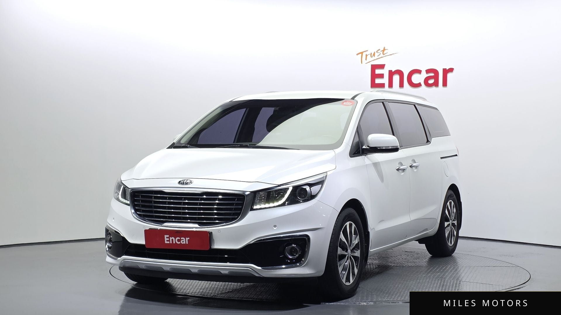 Kia Canival 2018 — фото 1 из 12